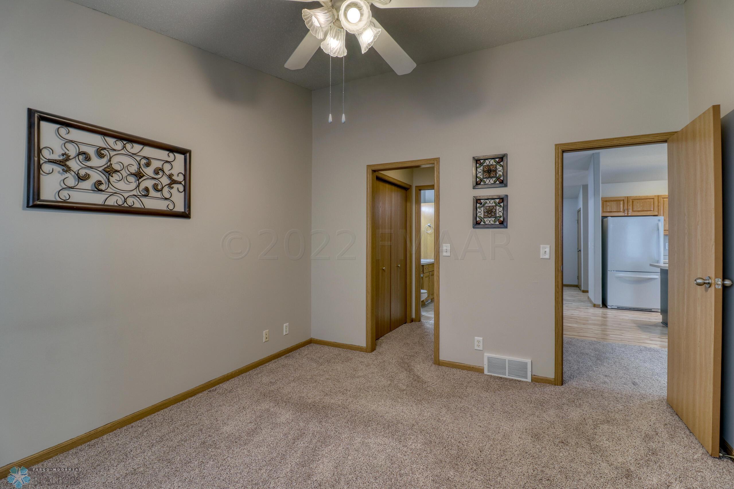 Master Bedroom1_3
