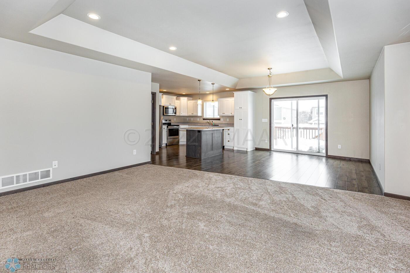 Kitchen & Dining Area