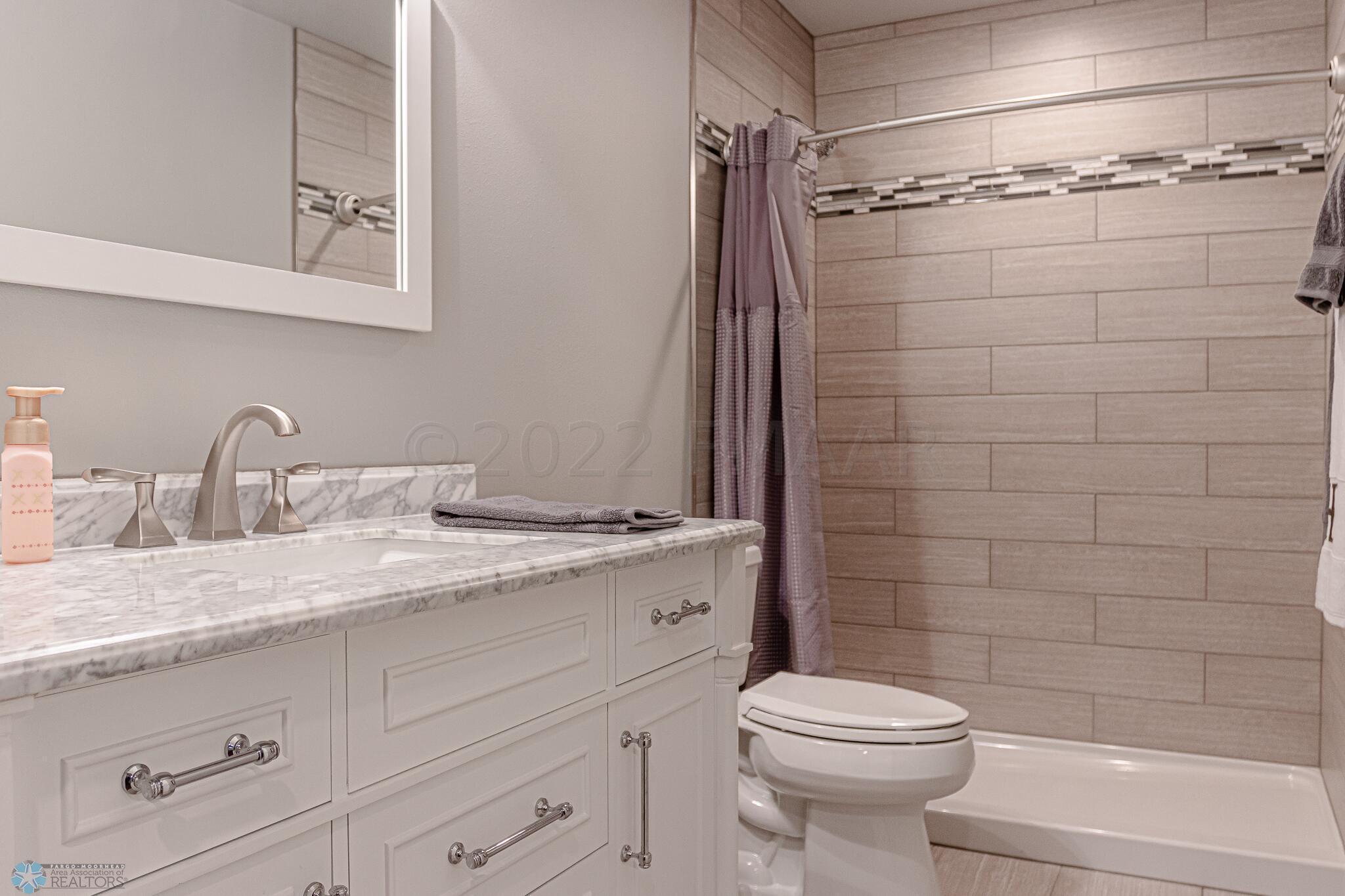 1311 29th Ave. W, West Fargo, ND 58078-3