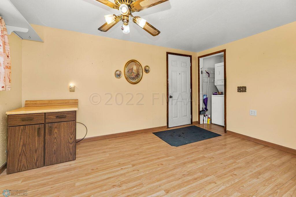 Dining Room & Entry
