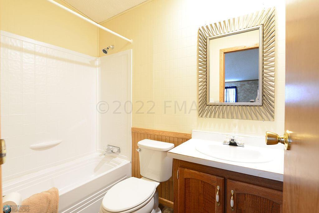 Full Guest Bath