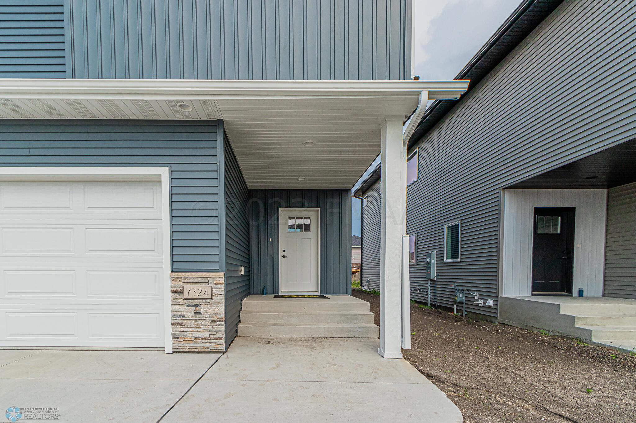 7372 27th St S, Fargo, ND 58104-10