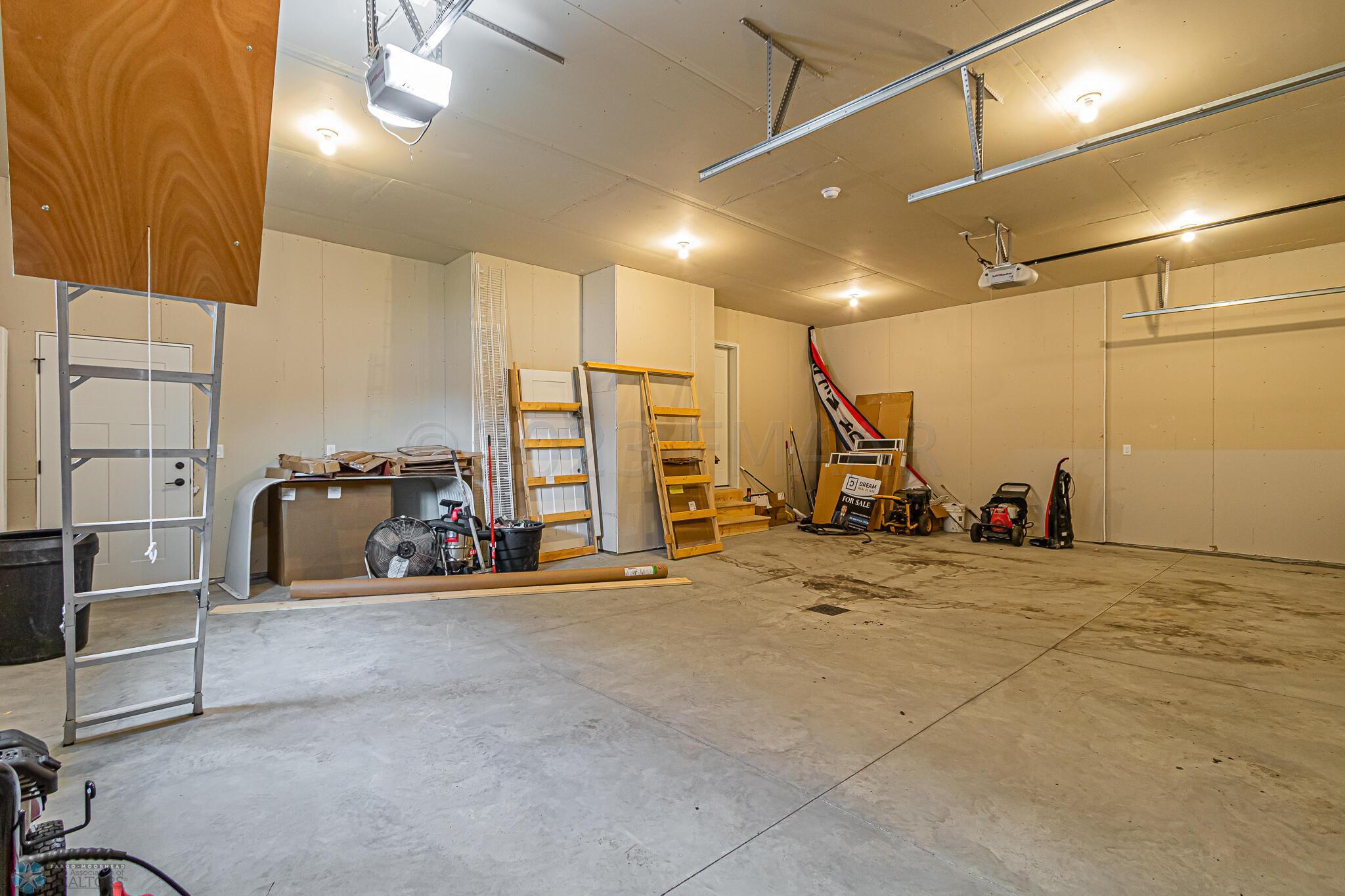7372 27th St S, Fargo, ND 58104-13