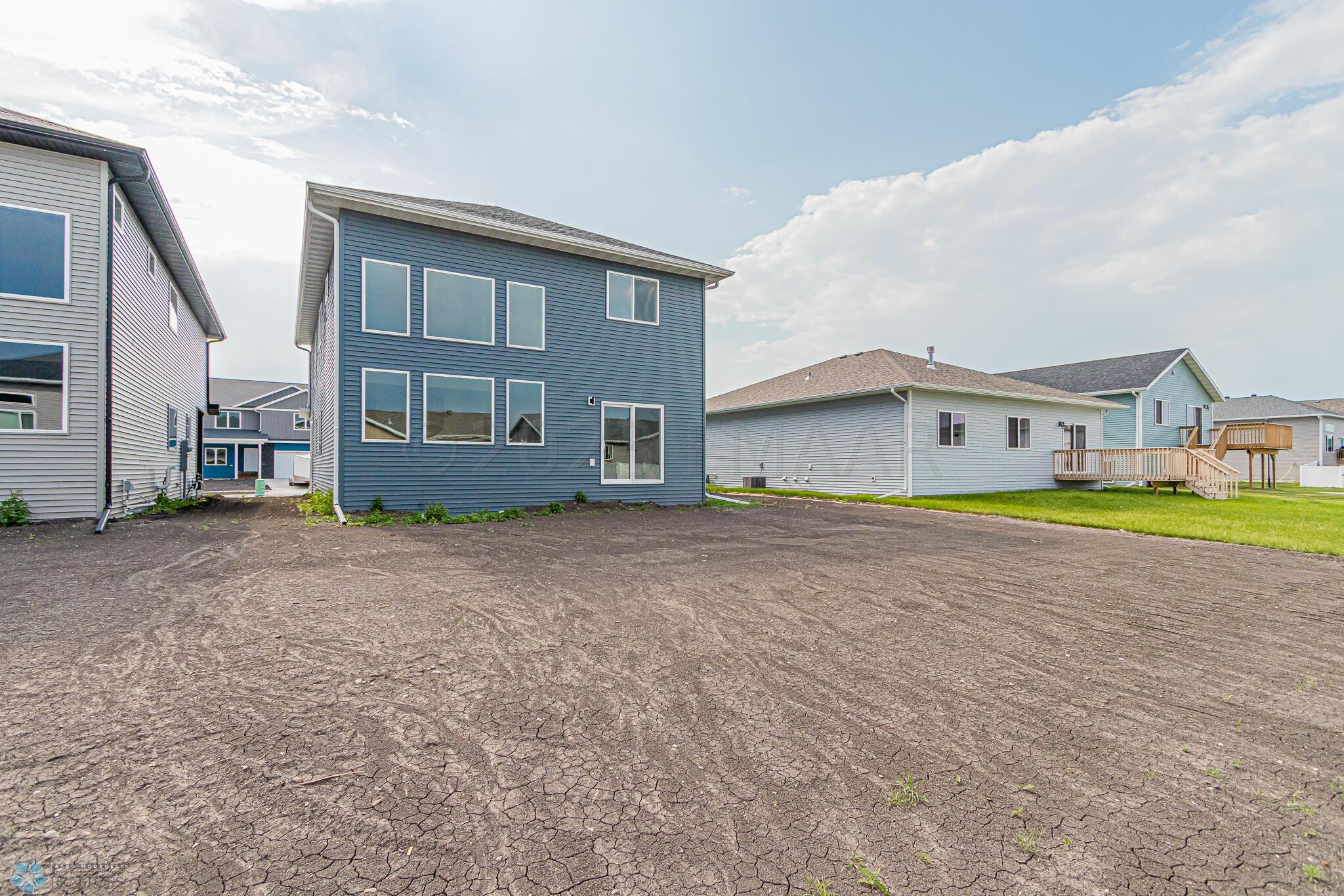 7372 27th St S, Fargo, ND 58104-09