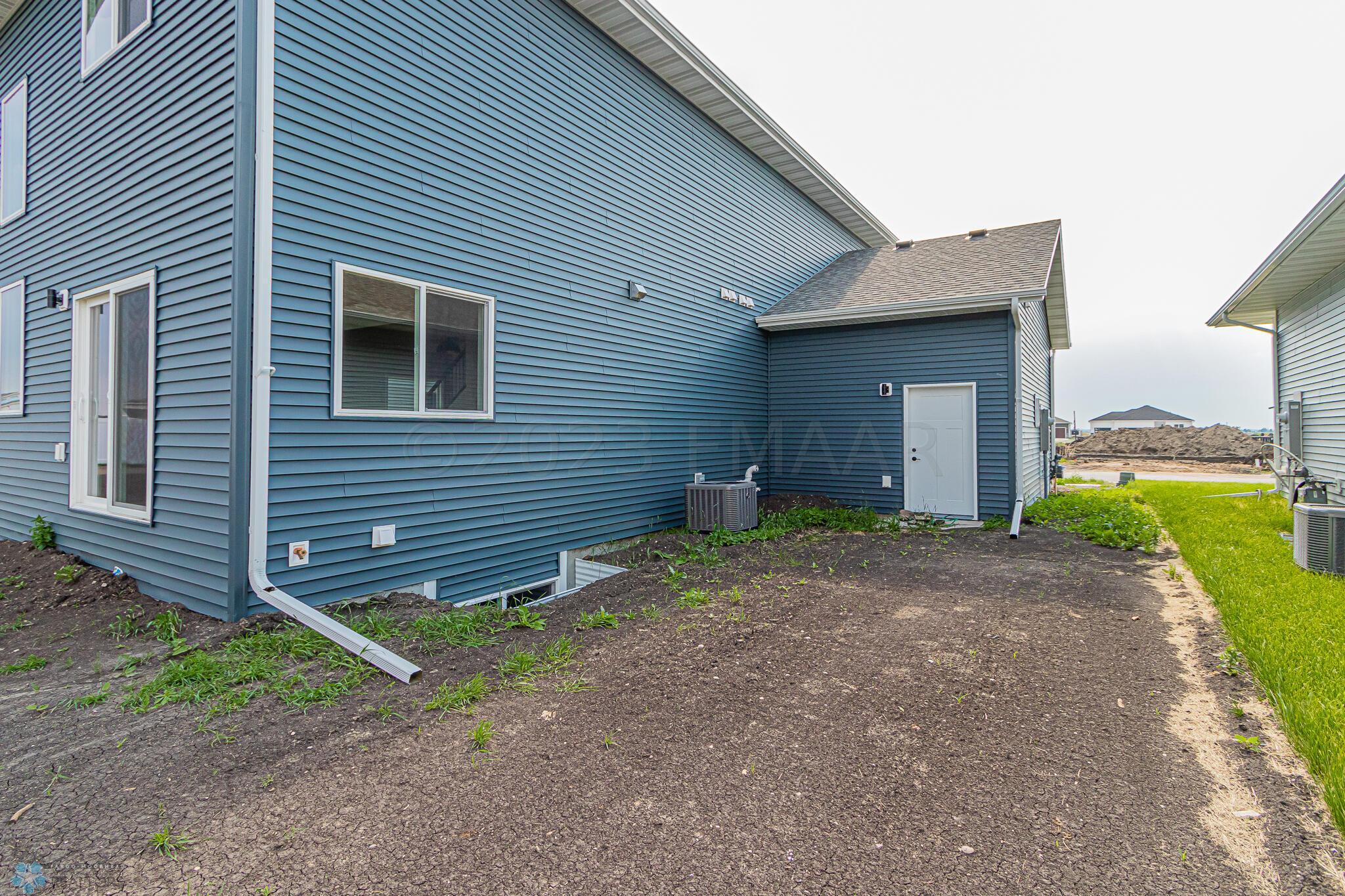7372 27th St S, Fargo, ND 58104-07