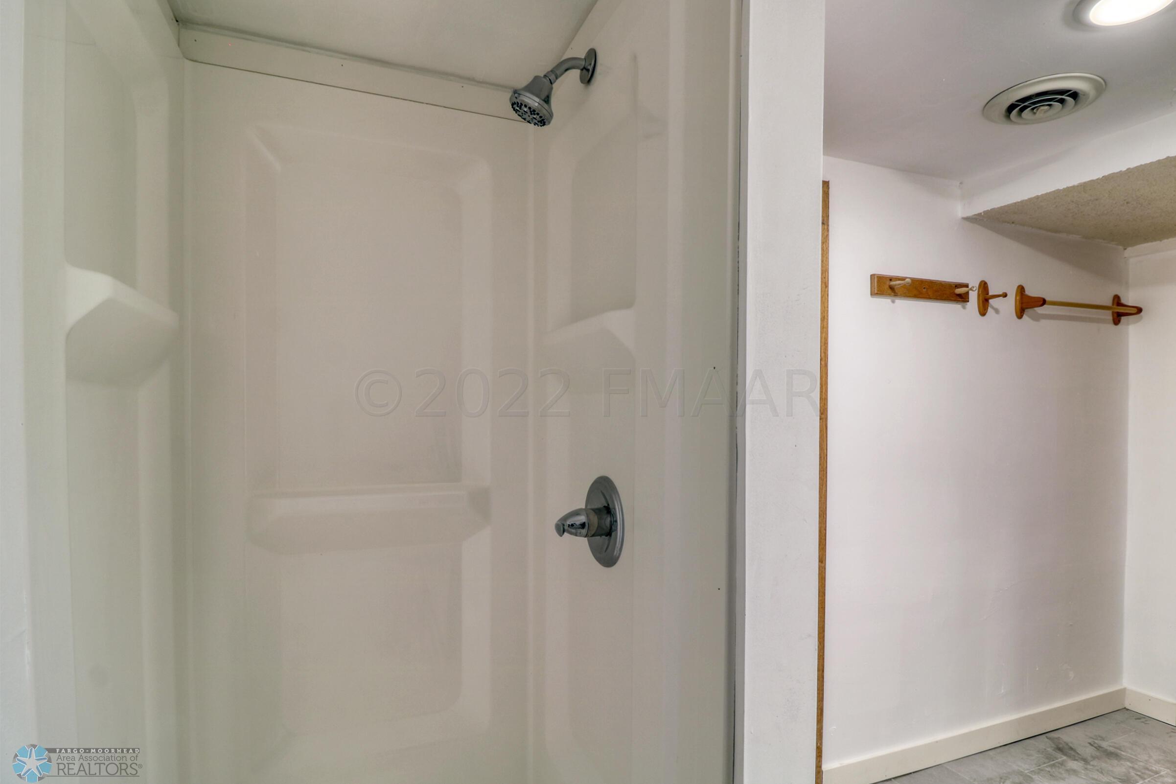 Basement Bathroom1_2