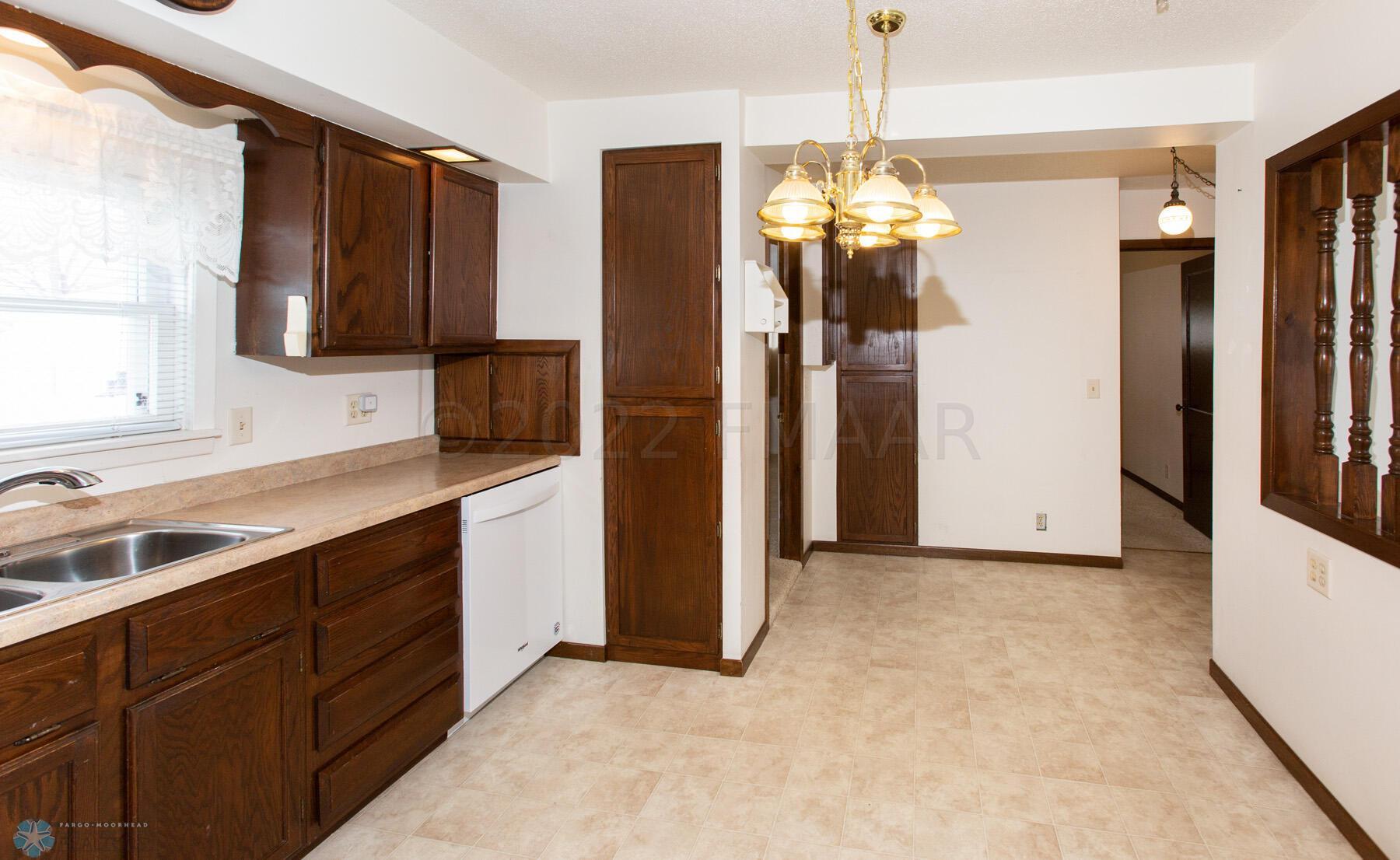 Kitchen/Eating Area