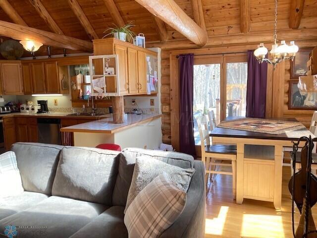 Living Room/Dining Area
