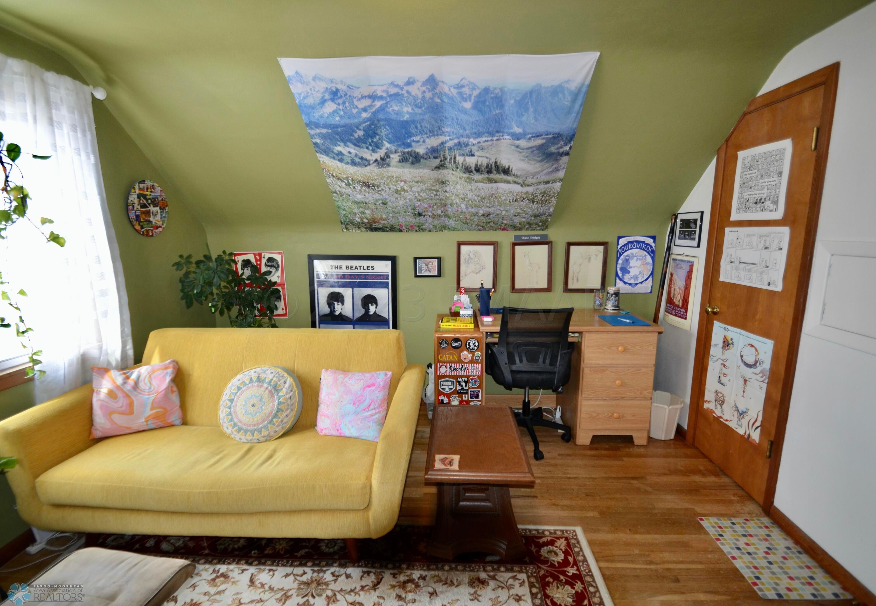 Bedroom 3 / Den