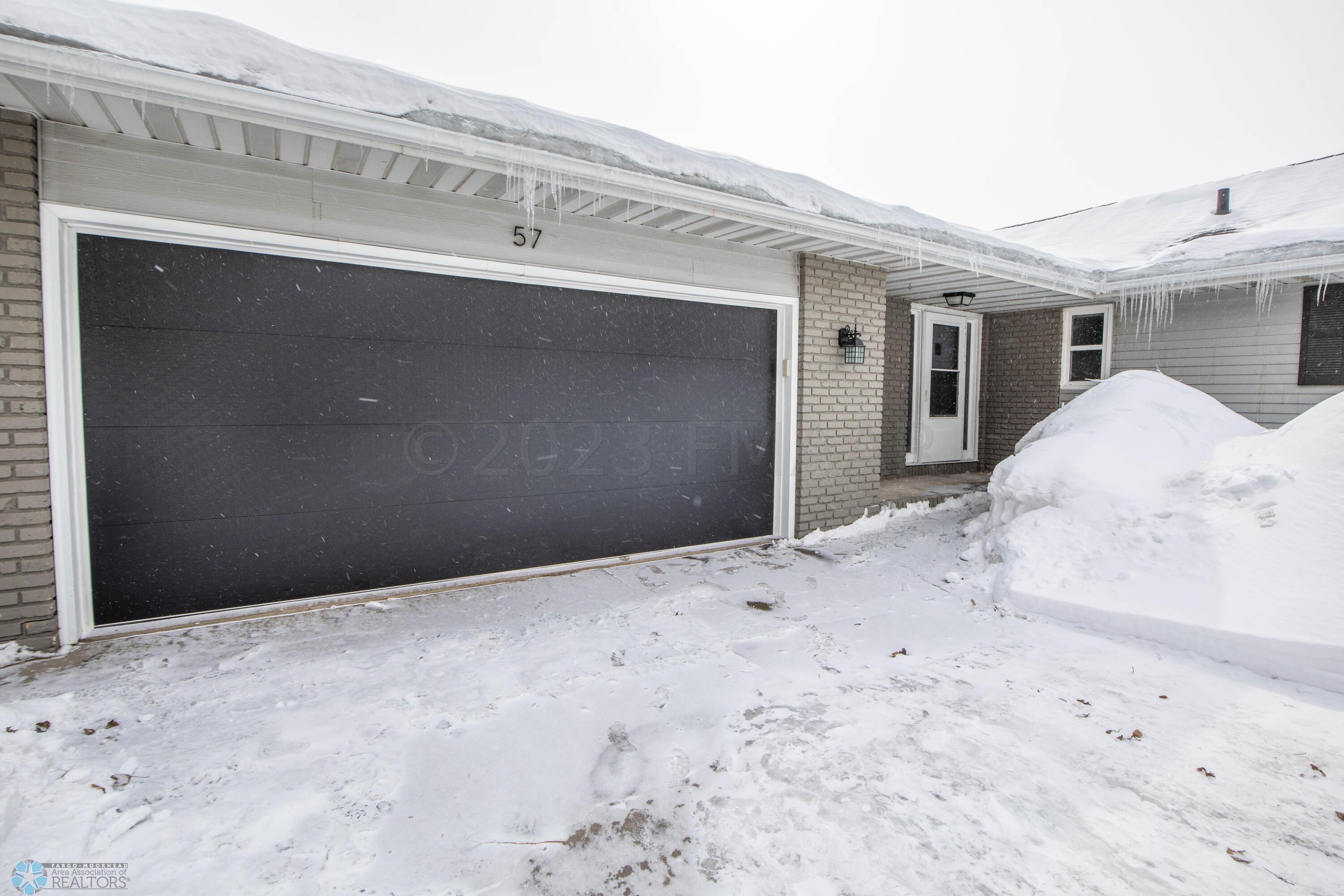 57 Prairiewood Dr S, Fargo