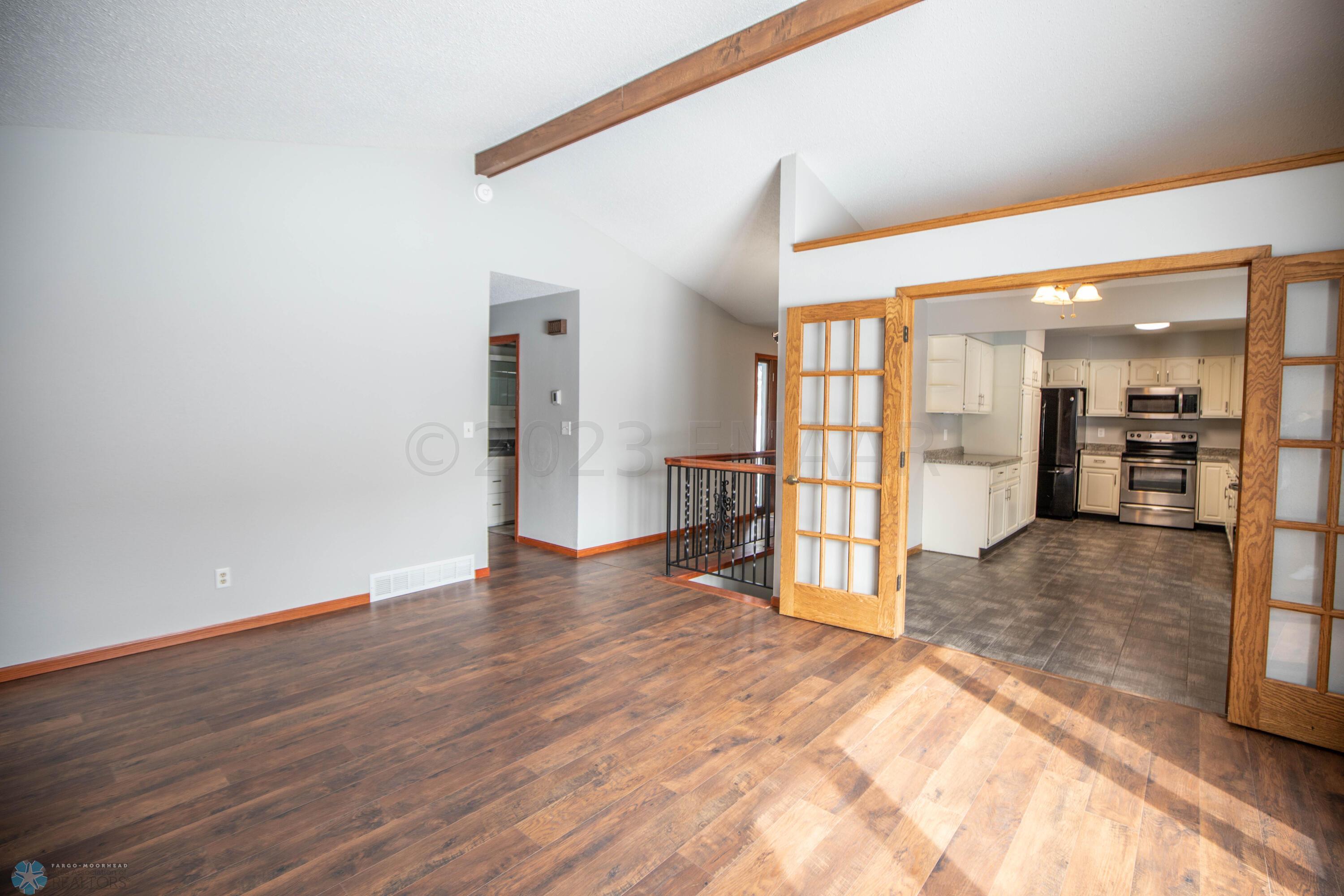 57 Prairiewood Dr S, Fargo