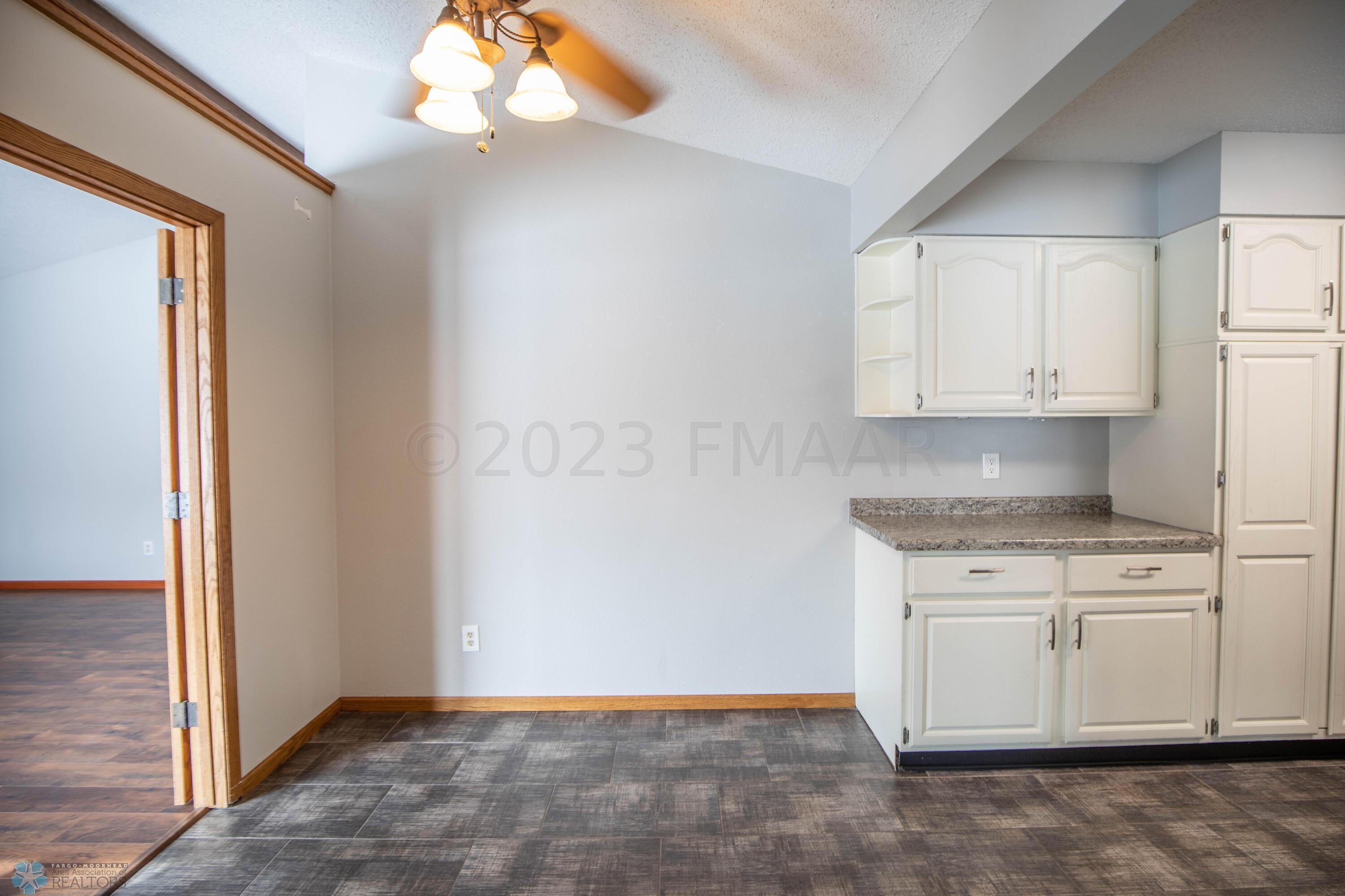 57 Prairiewood Dr S, Fargo
