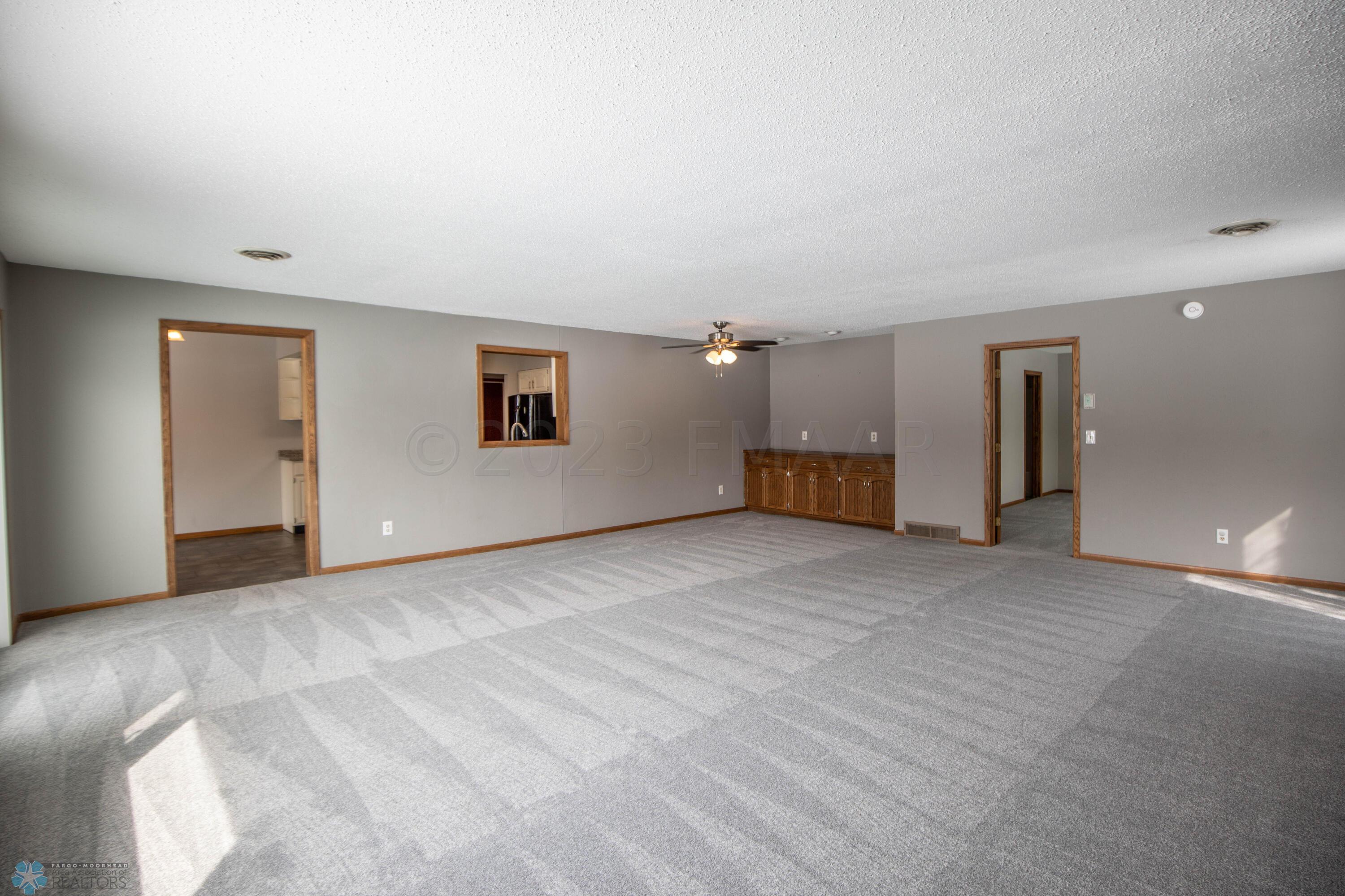 57 Prairiewood Dr S, Fargo