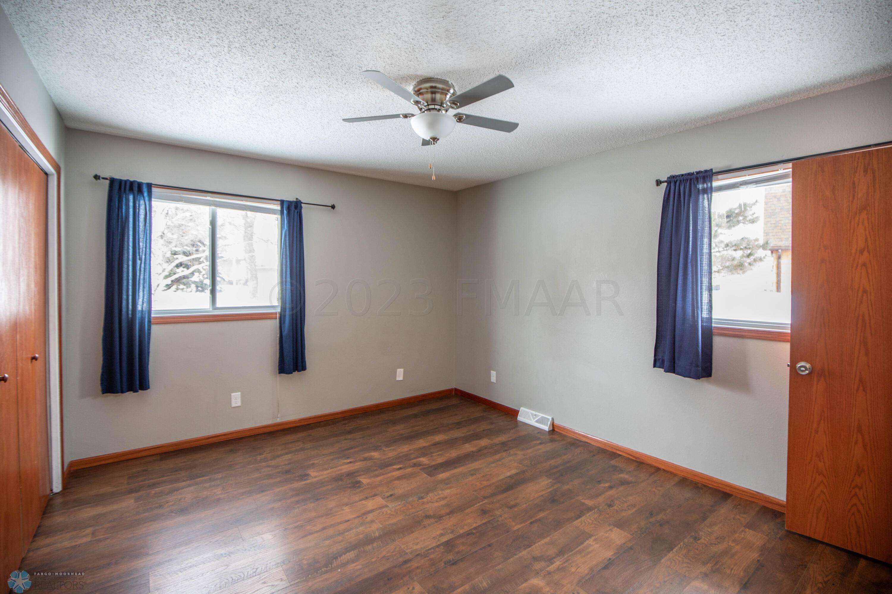 57 Prairiewood Dr S, Fargo