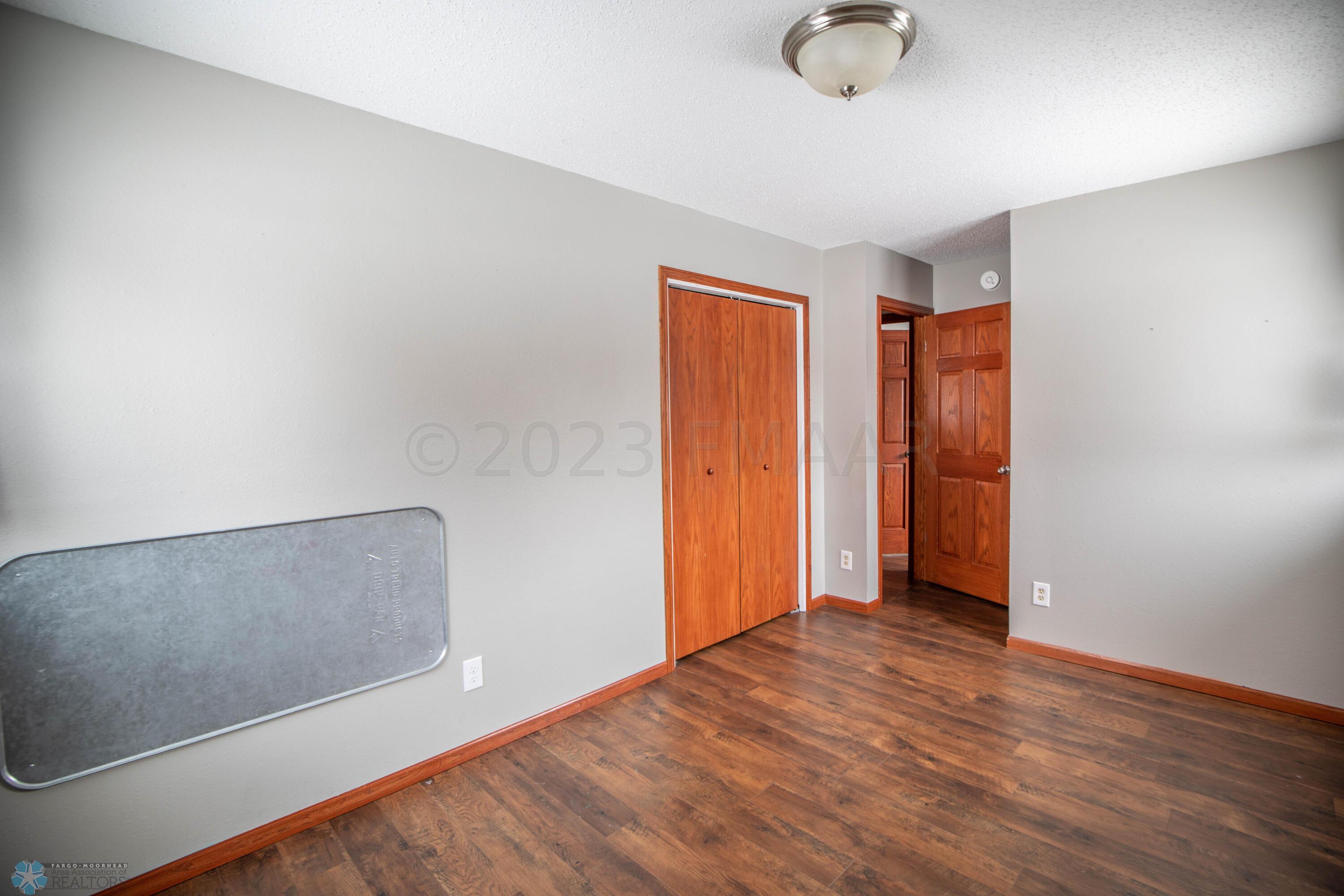 57 Prairiewood Dr S, Fargo