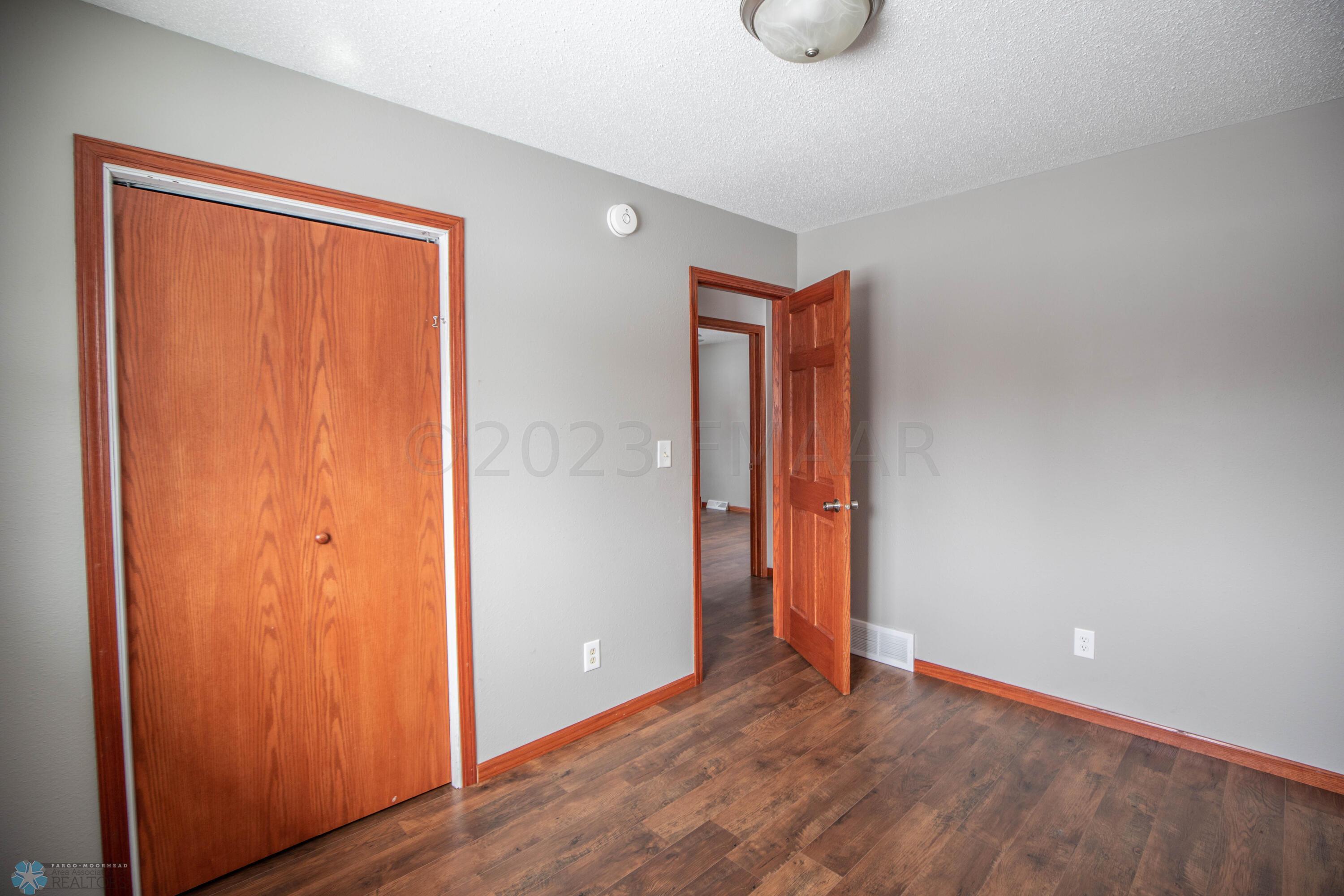 57 Prairiewood Dr S, Fargo