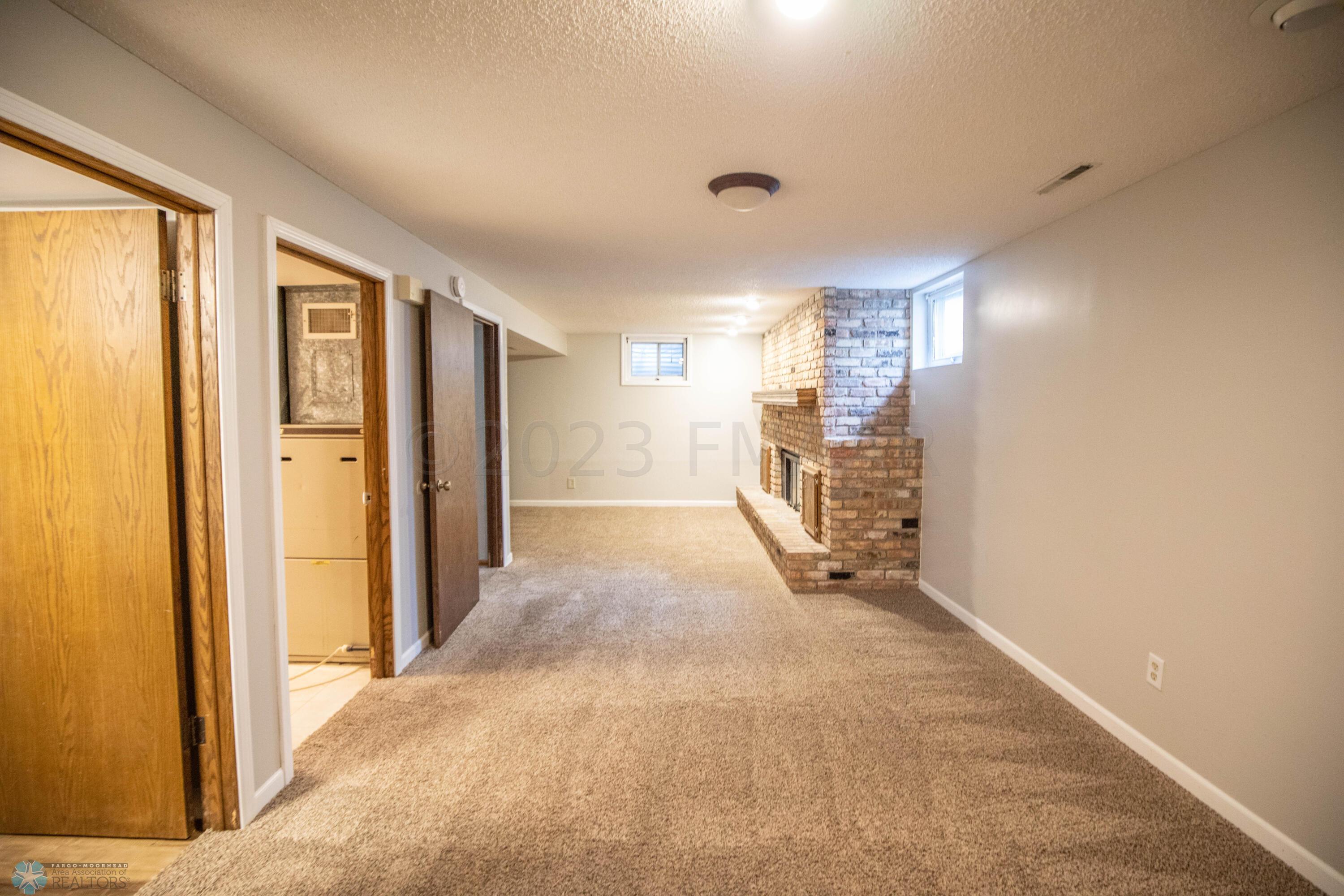 57 Prairiewood Dr S, Fargo