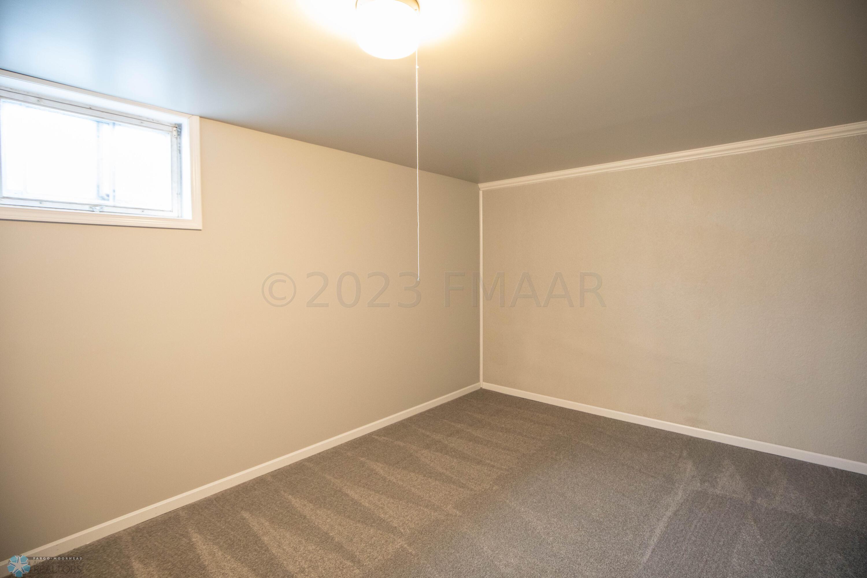 57 Prairiewood Dr S, Fargo
