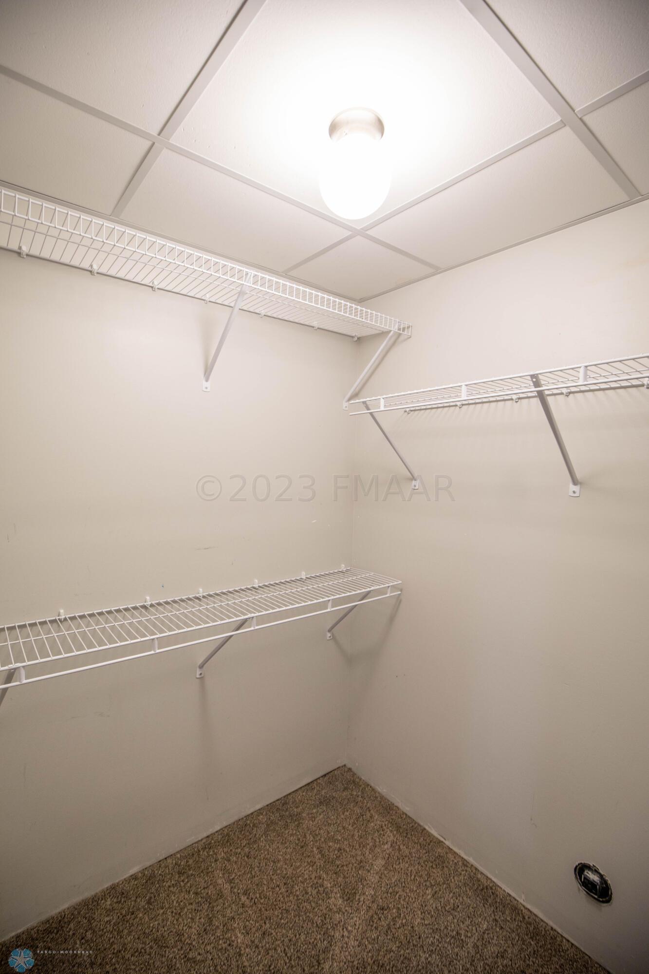 57 Prairiewood Dr S, Fargo