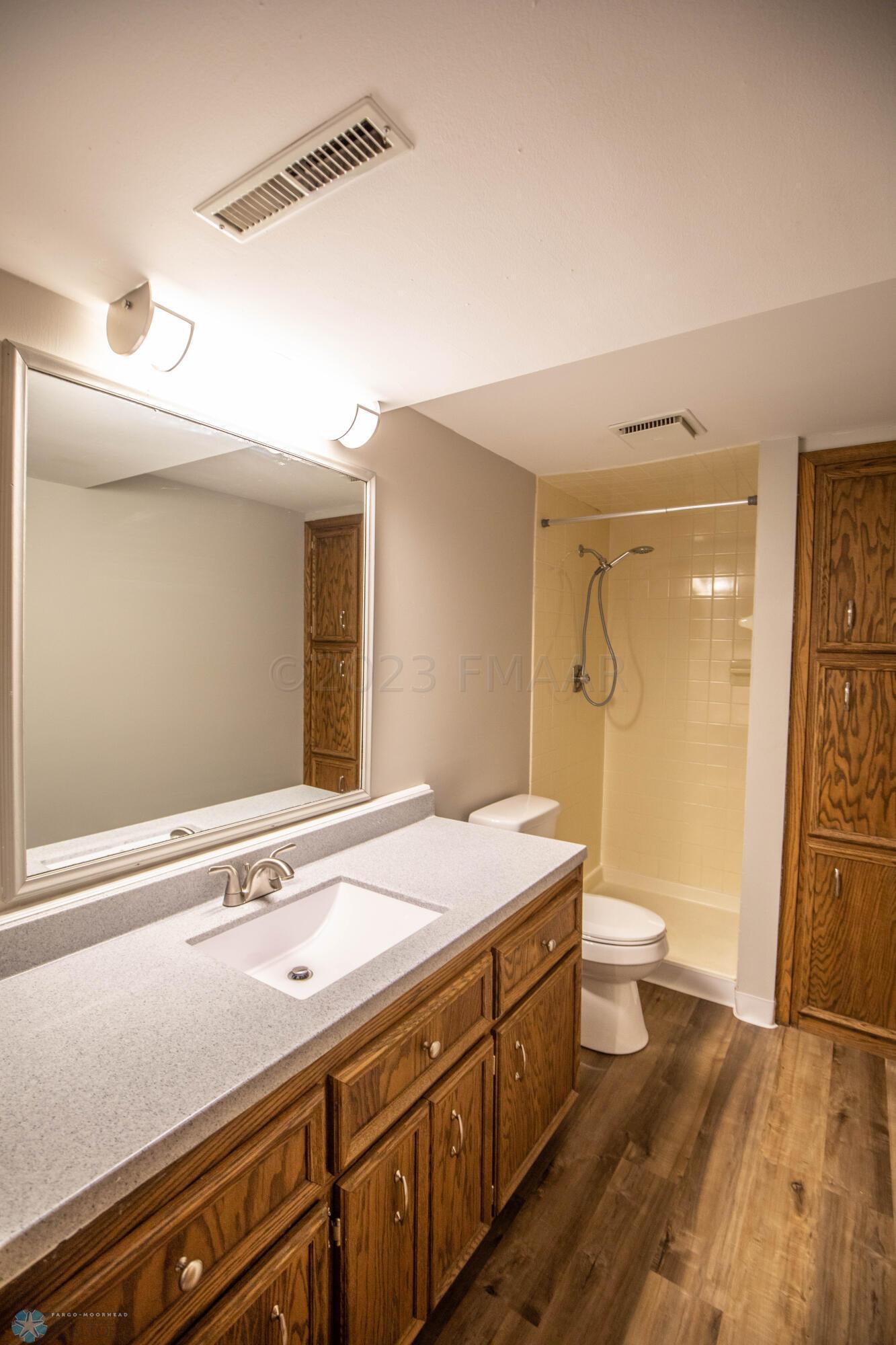 57 Prairiewood Dr S, Fargo