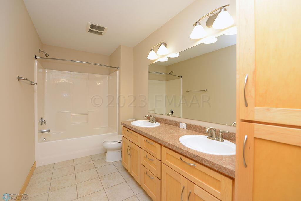 Upper Guest Bath