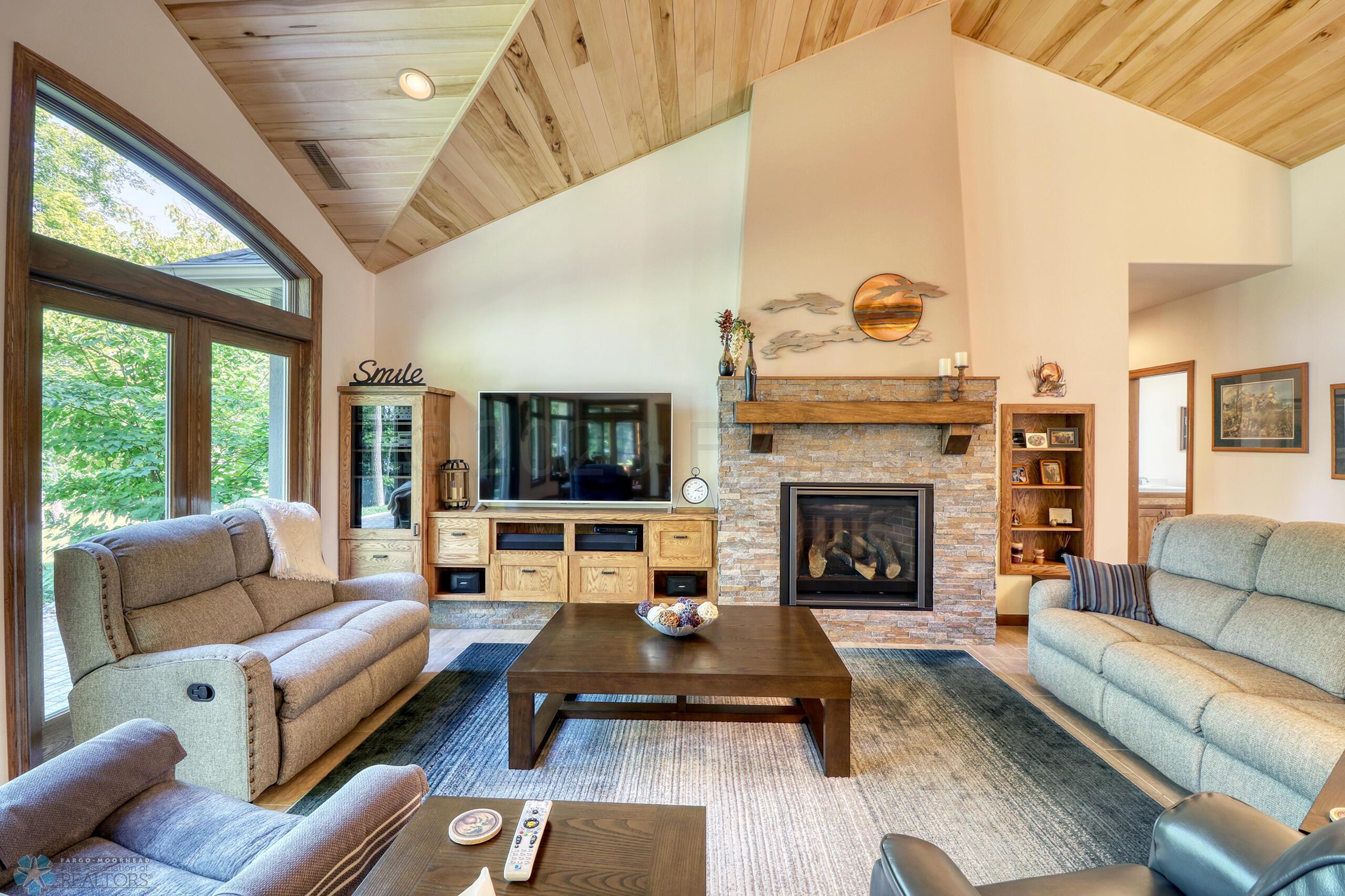 Living Area1_1 (7)