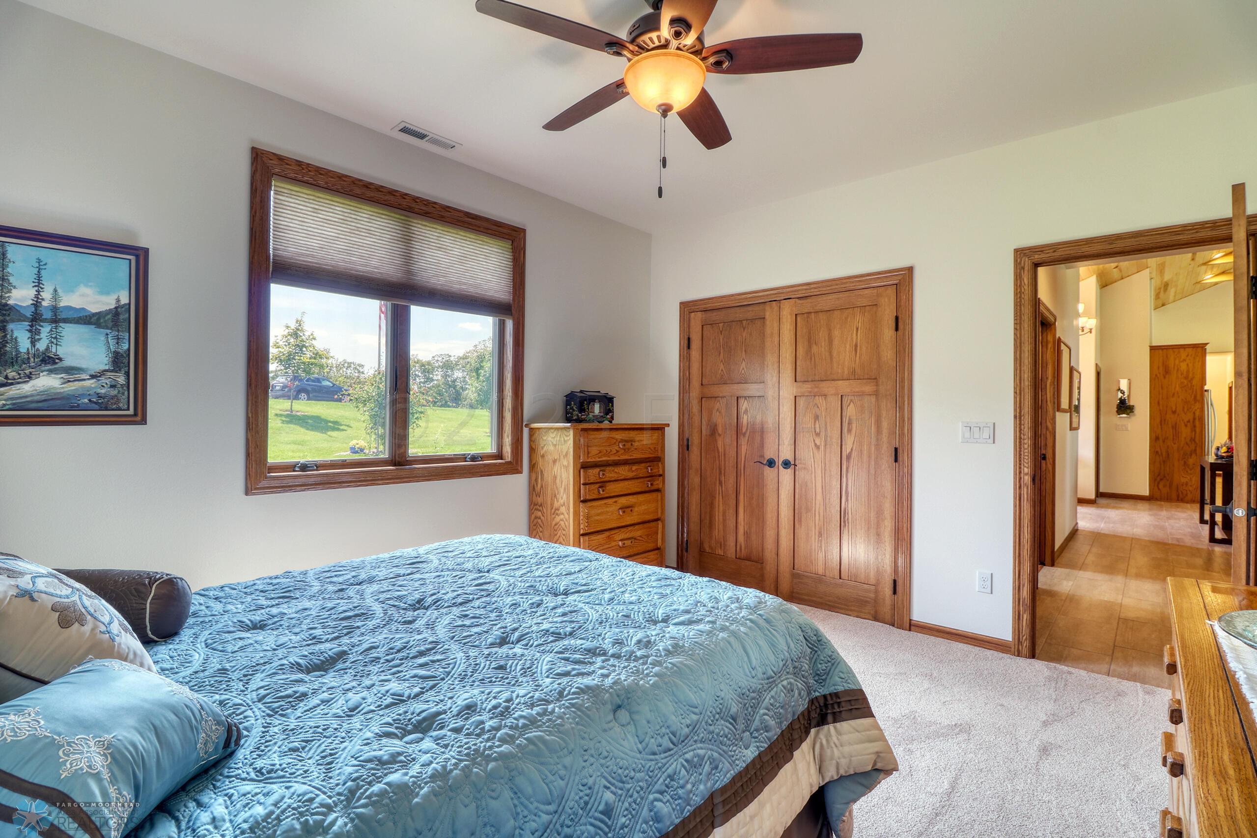 Bedroom1_2 (6)