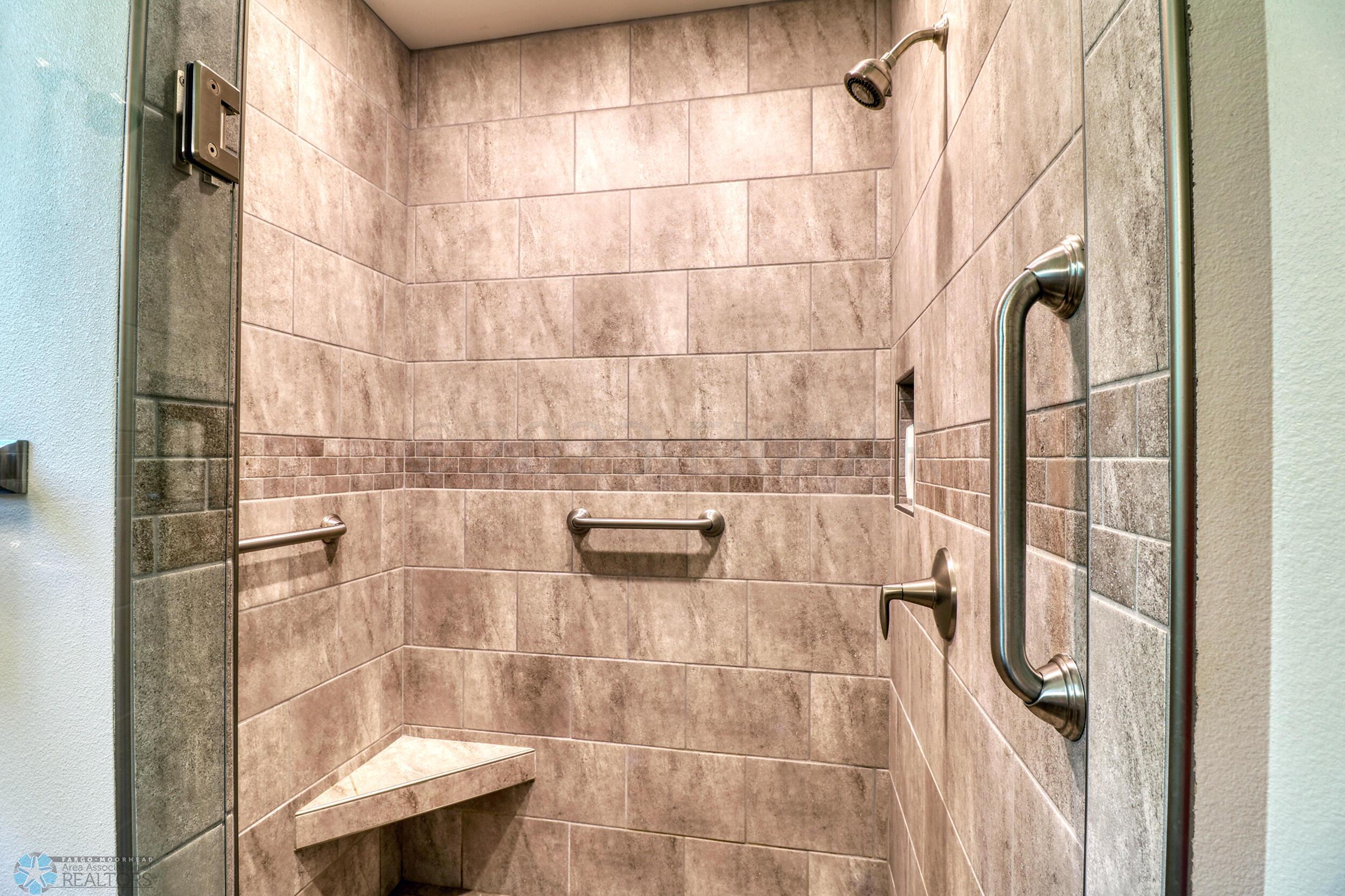 Master Bathroom1_2 (2)