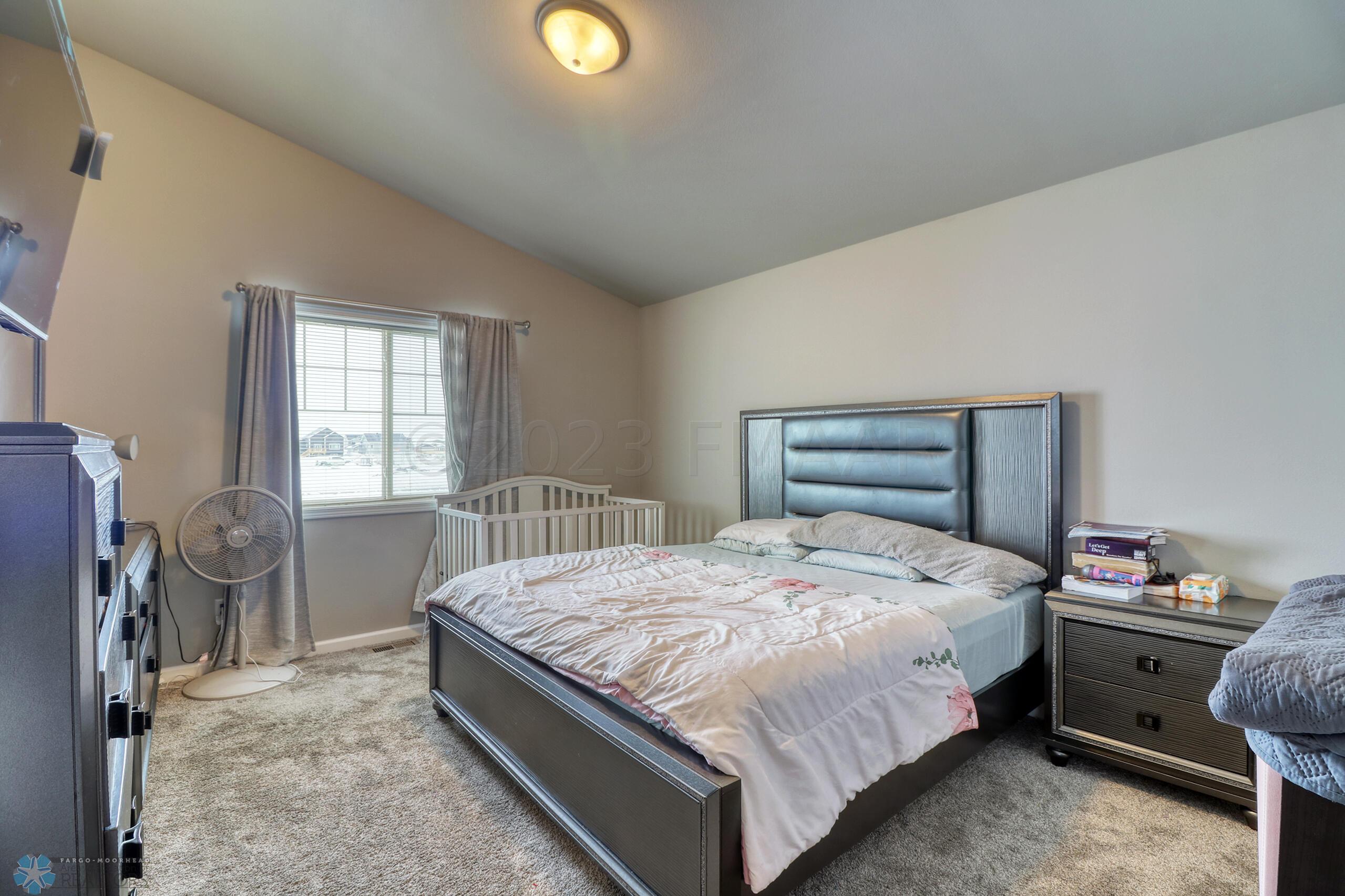 Master Bedroom1_0