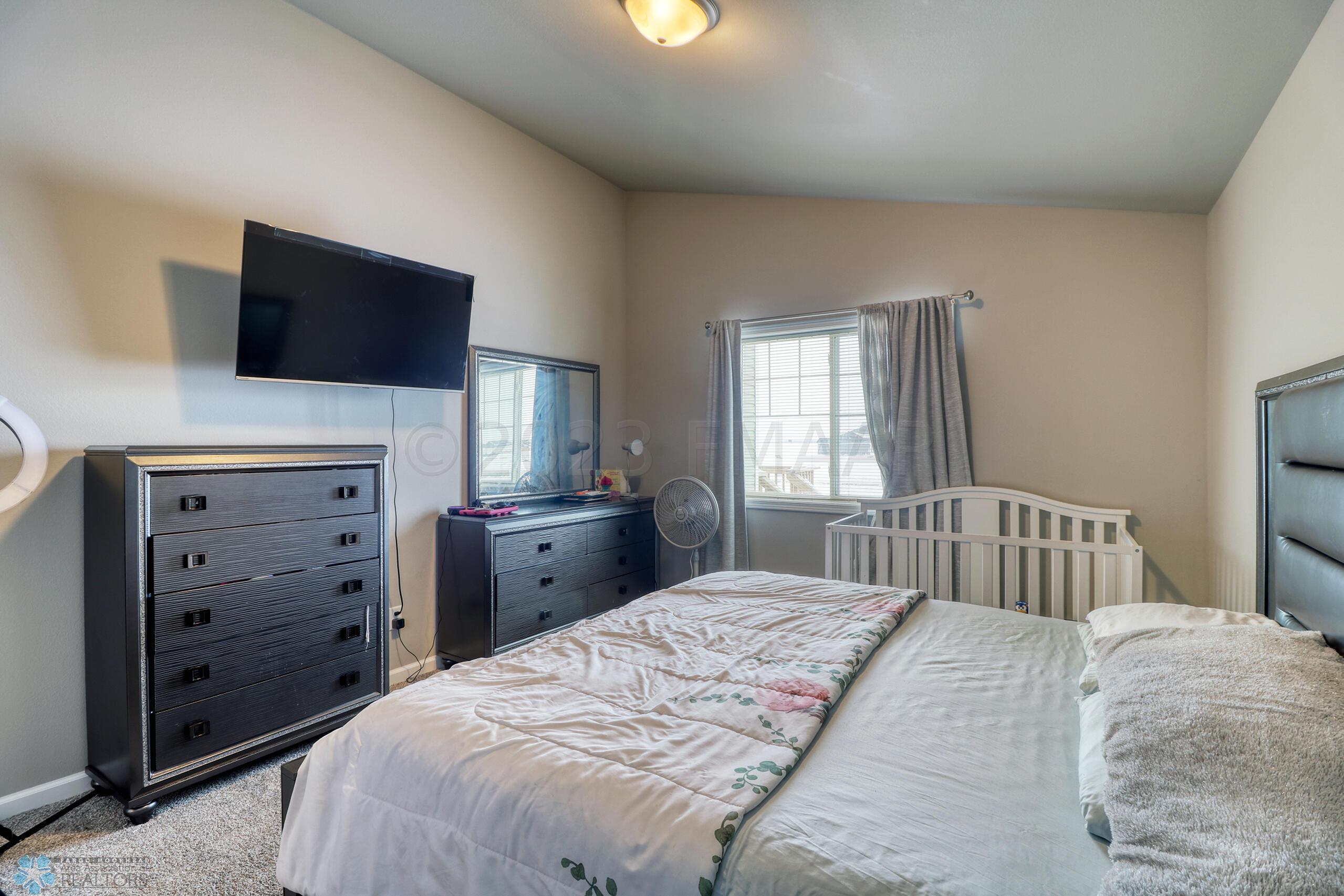 Master Bedroom1_2
