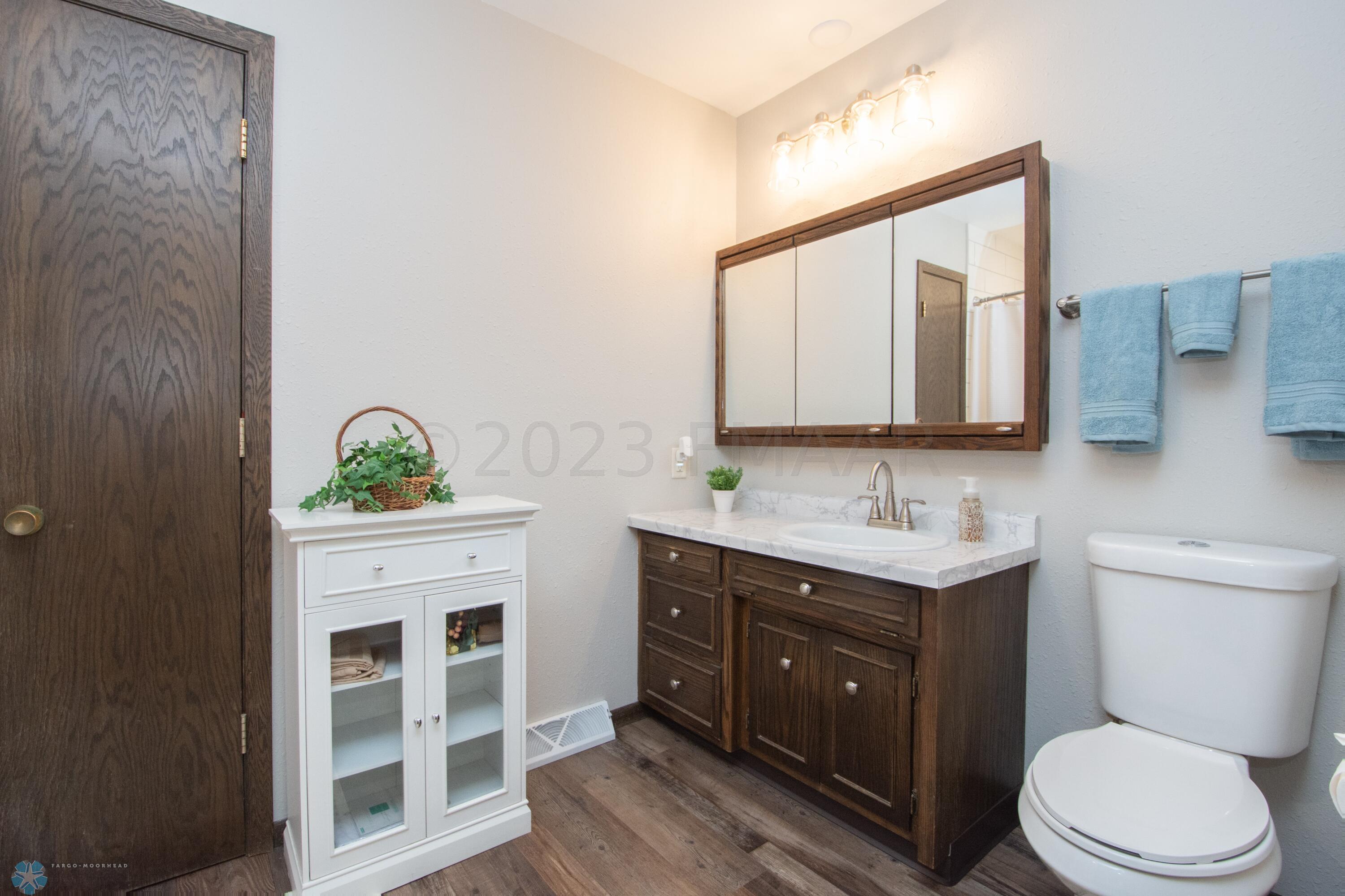 Main Bathroom (on 2nd floor)