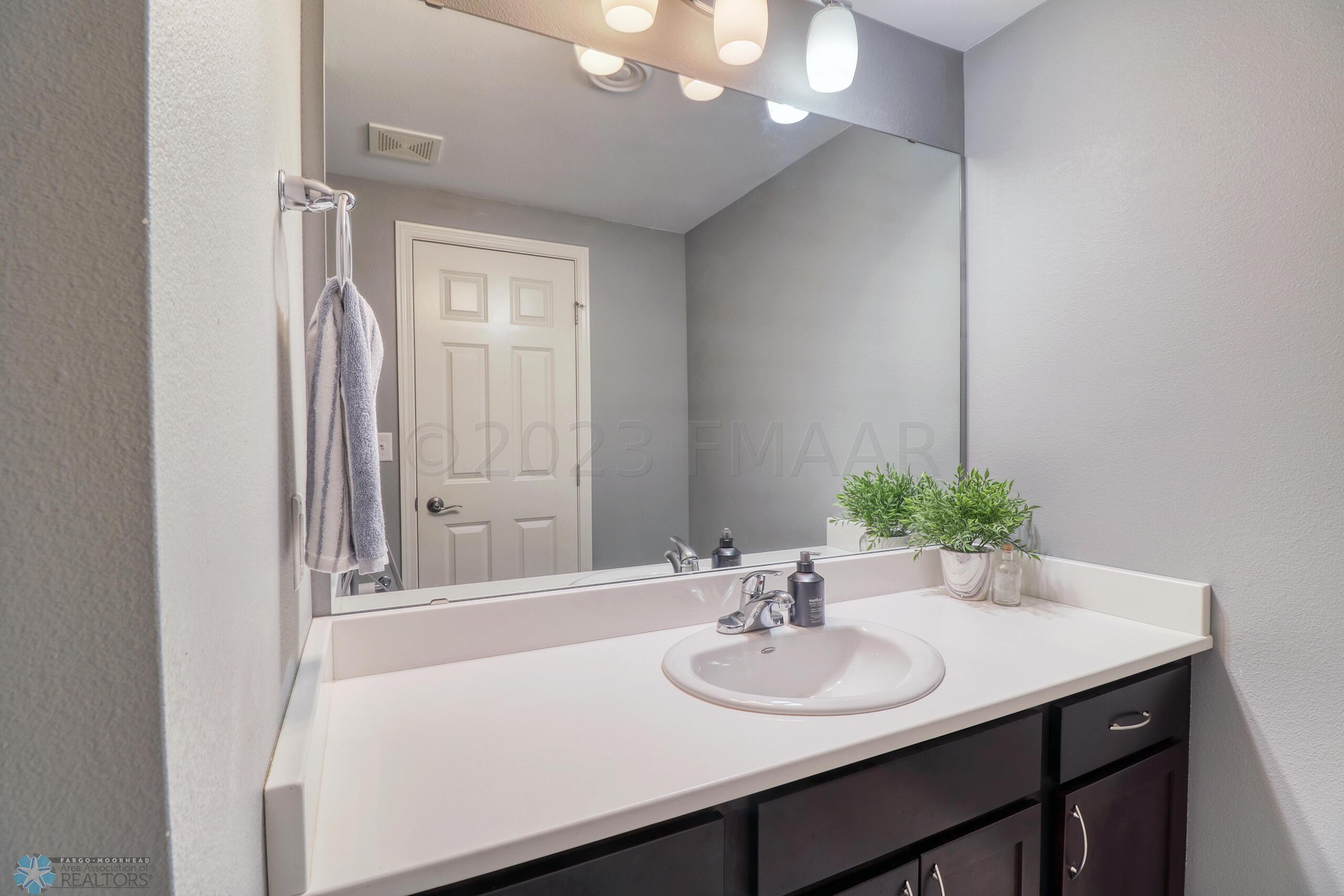 1/2 Bathroom - Main level