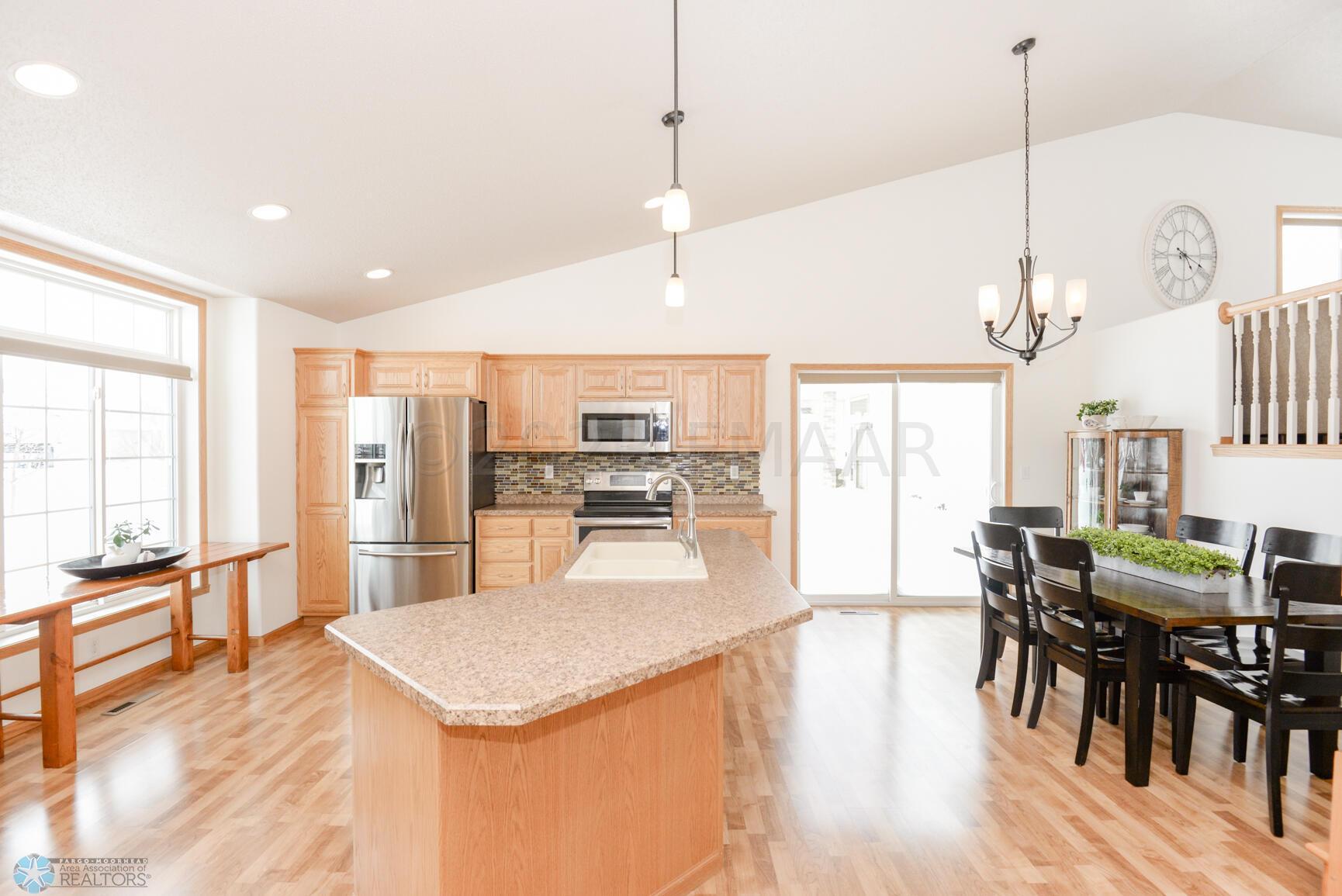 Kitchen/Dining