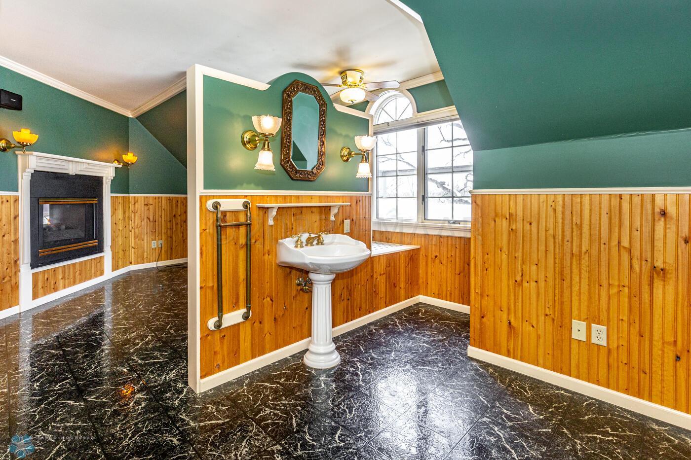 Primary Suite Bathroom