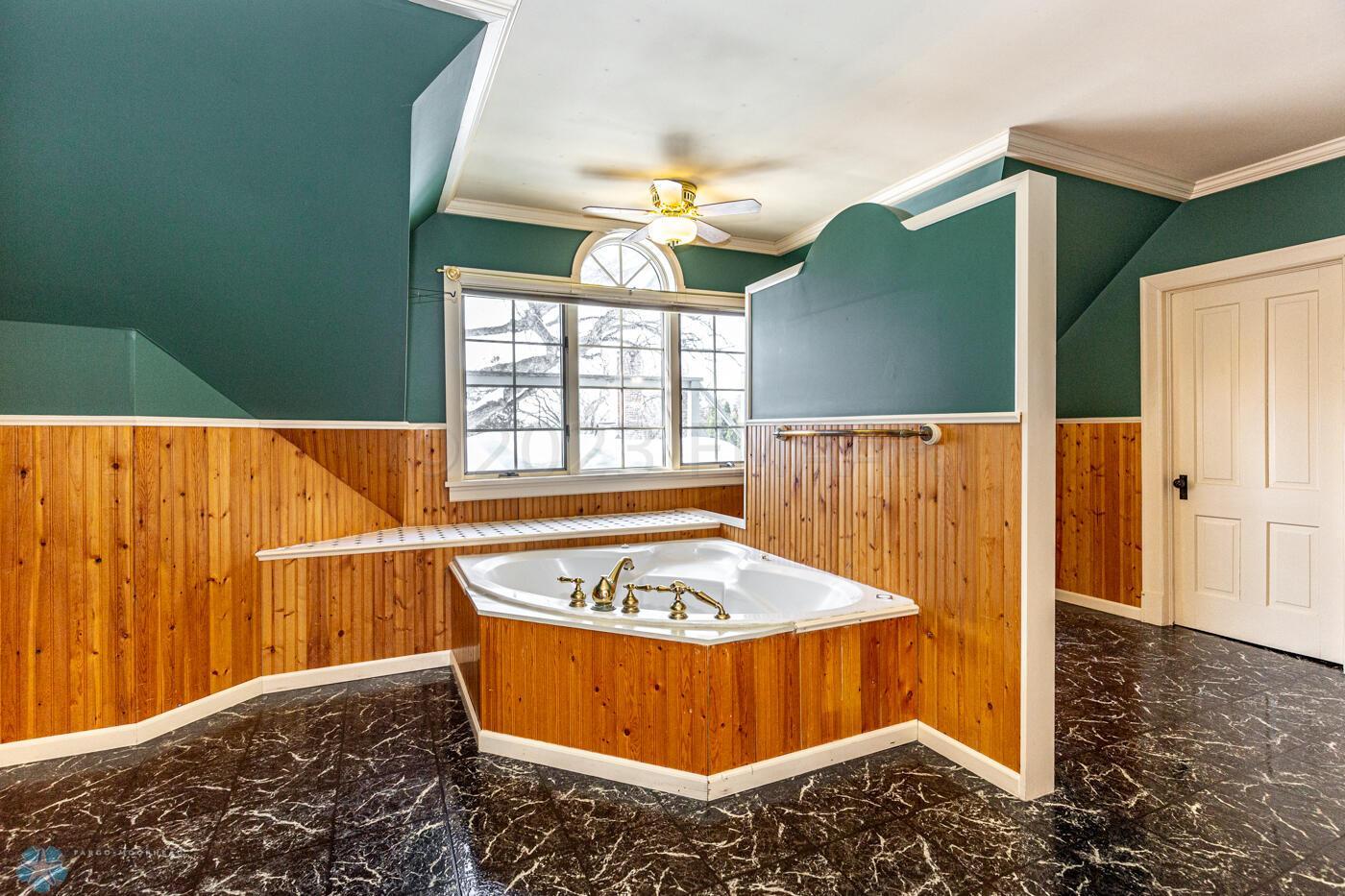 Primary Suite Bathroom