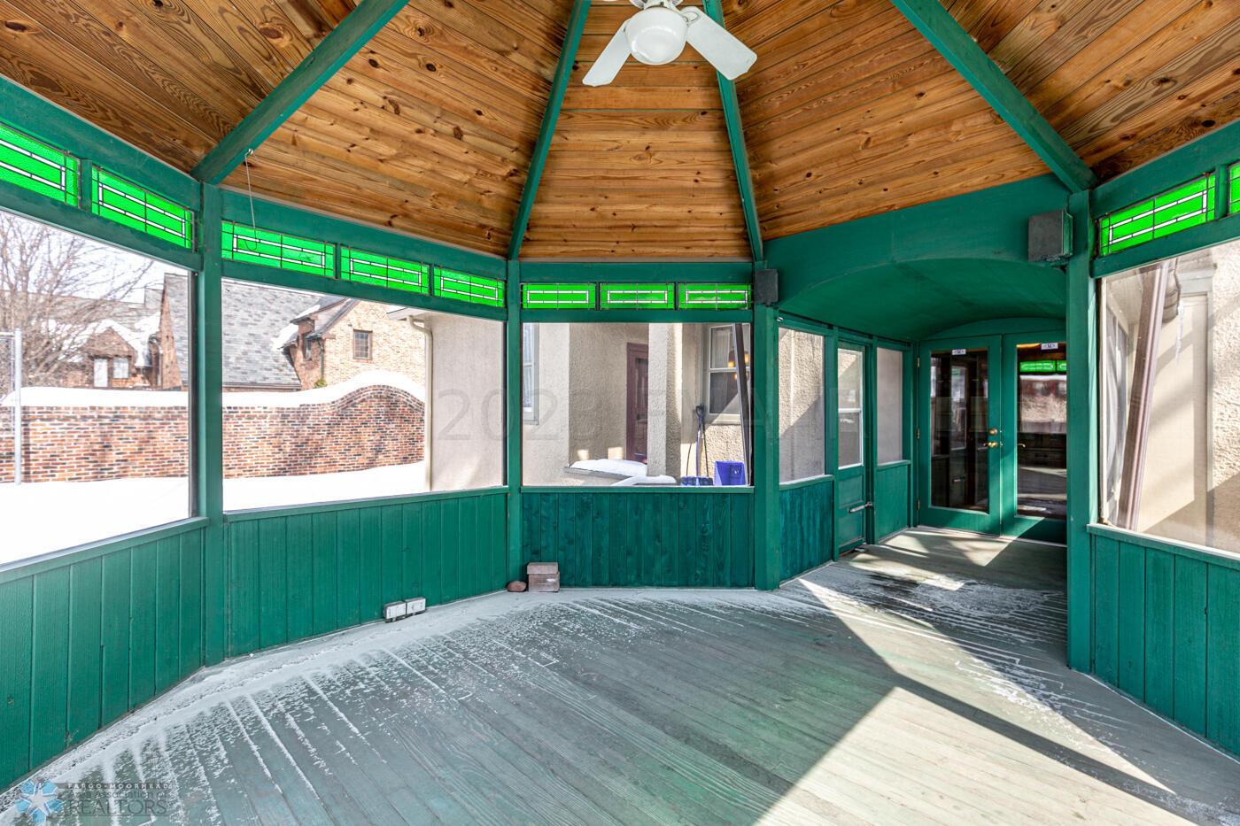 Enclosed PatioEnclosed Patio