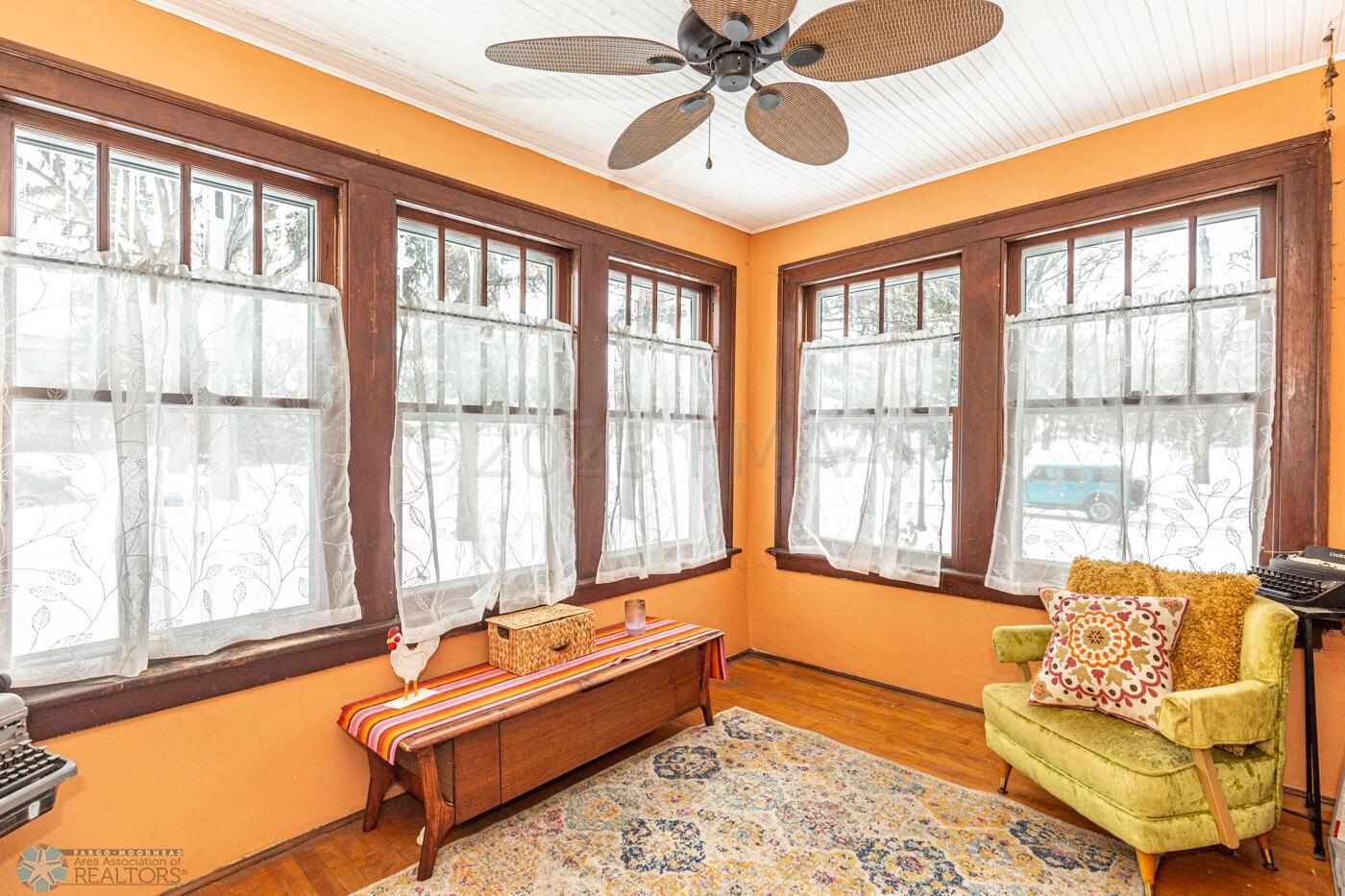 Seasonal sunroom