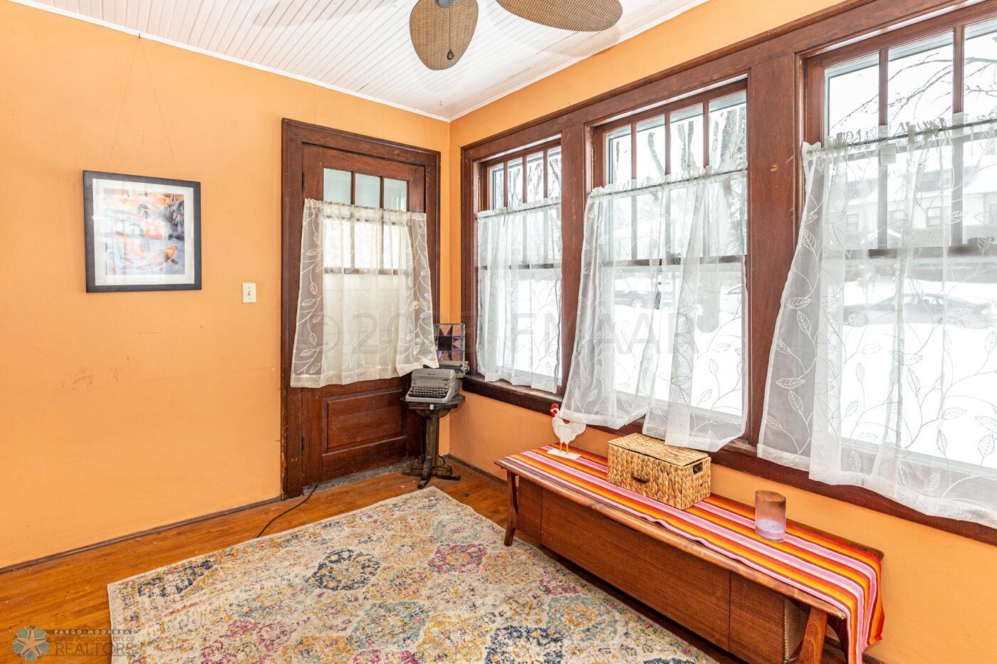 Seasonal sunroom