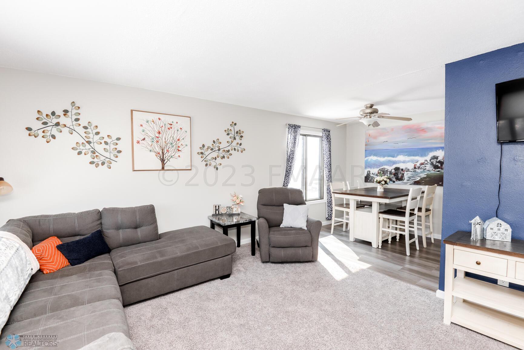 Living Room/Dining
