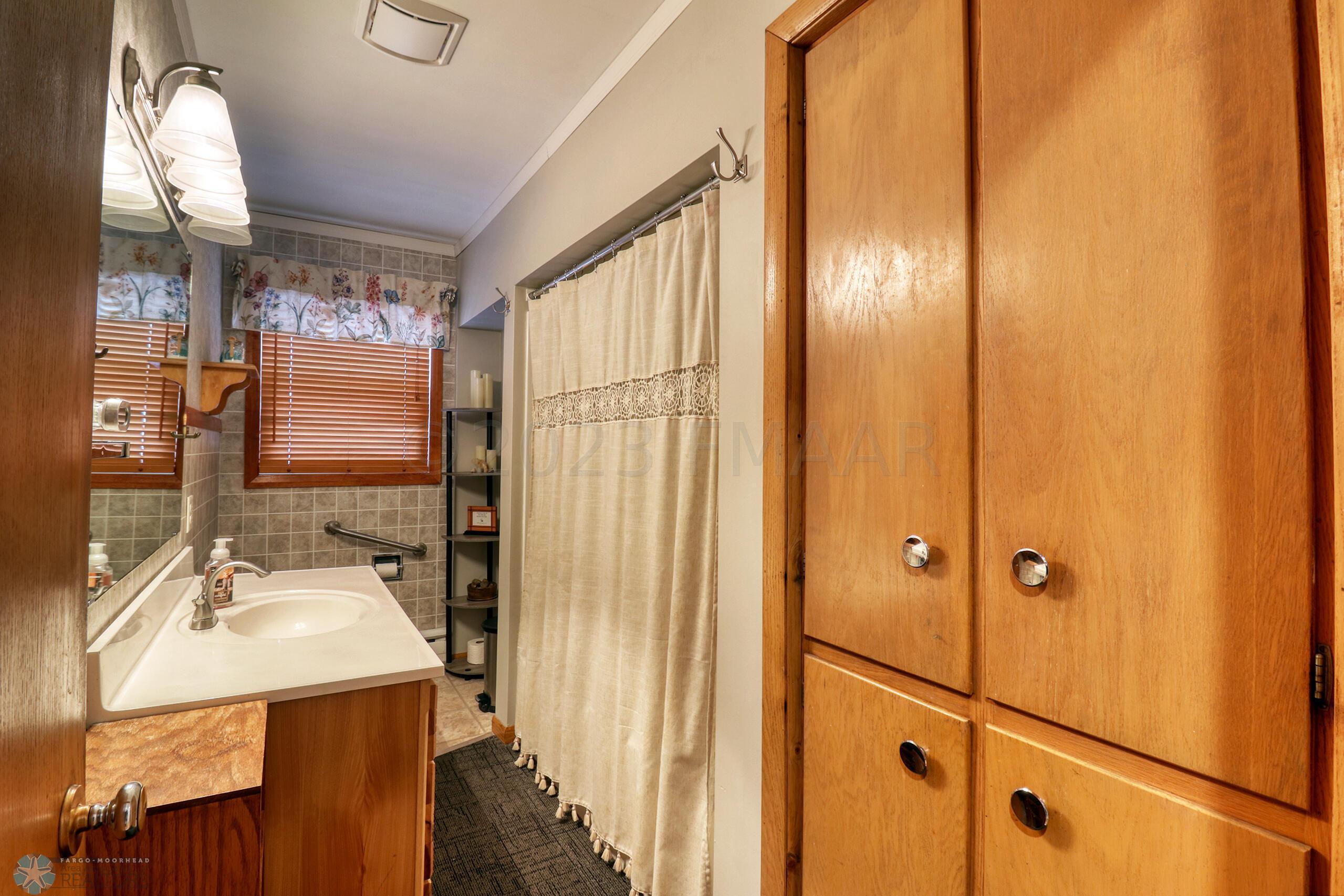 Bathroom1_2