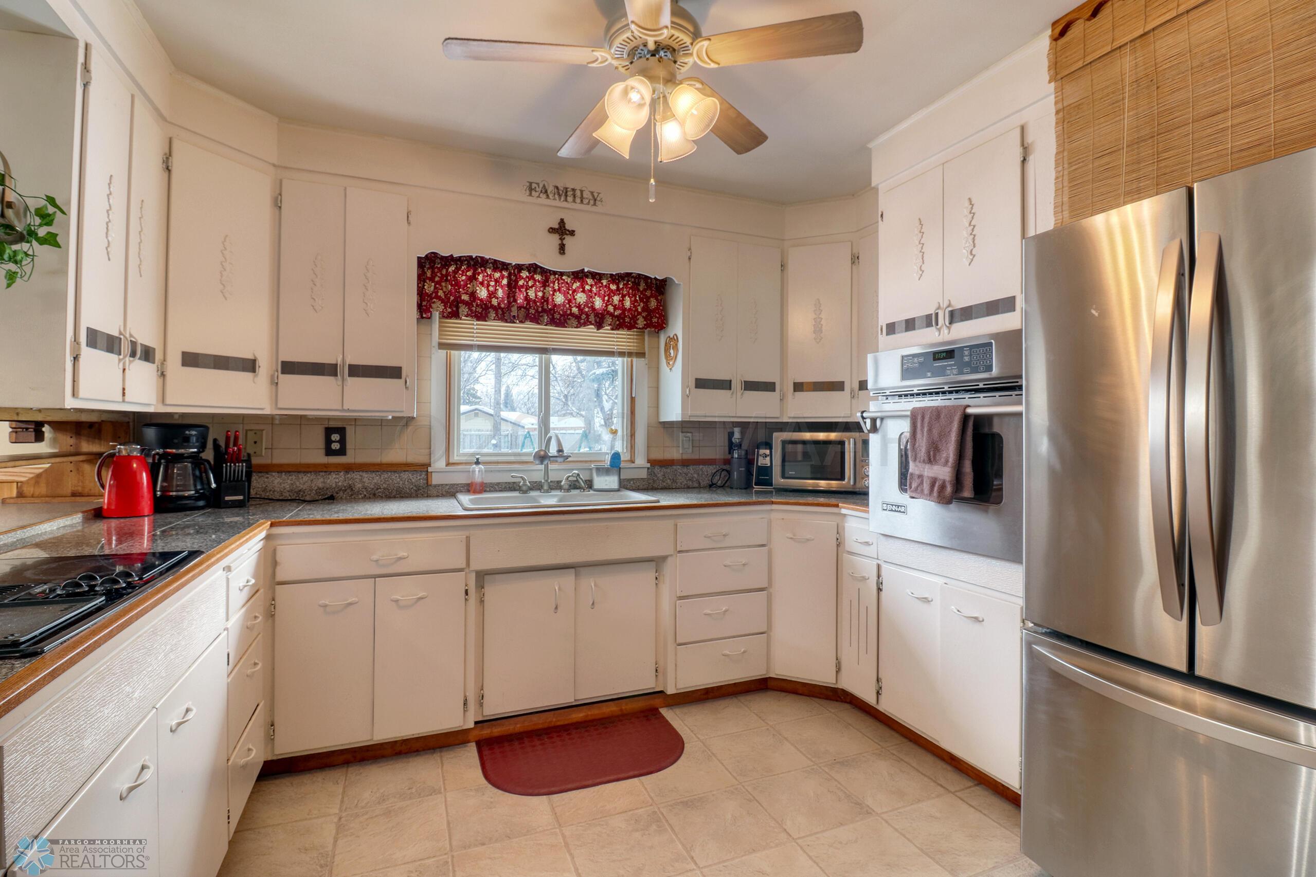 Kitchen1_2