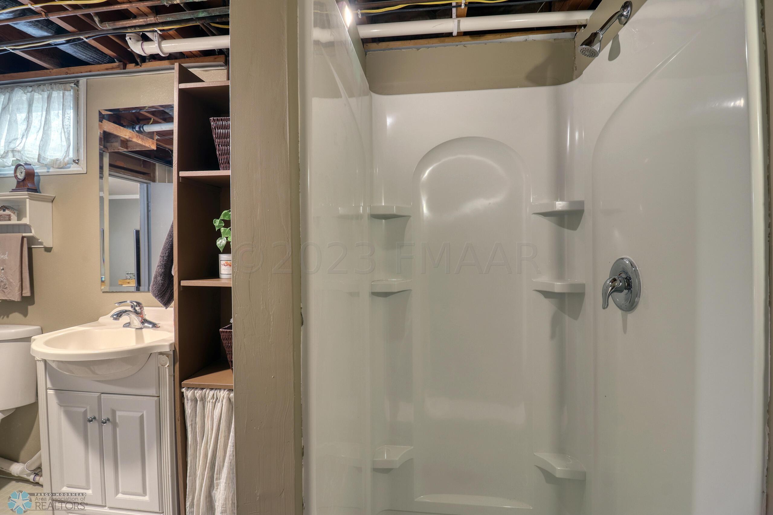 Basement Bathroom1_2