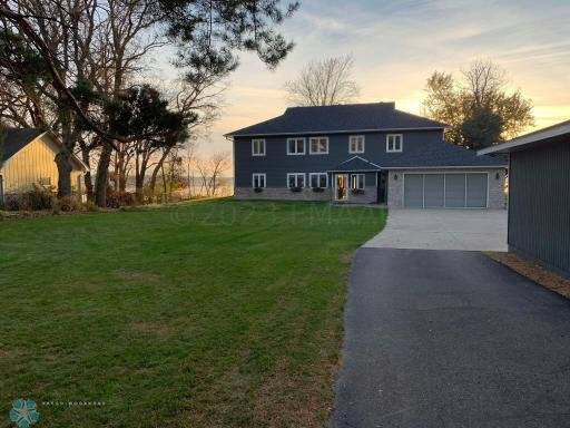 22352 LINDEN PARK Road, Detroit Lakes, MN 56501