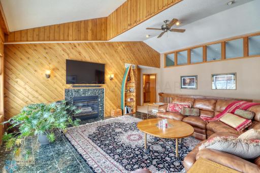 22352 LINDEN PARK Road, Detroit Lakes, MN 56501