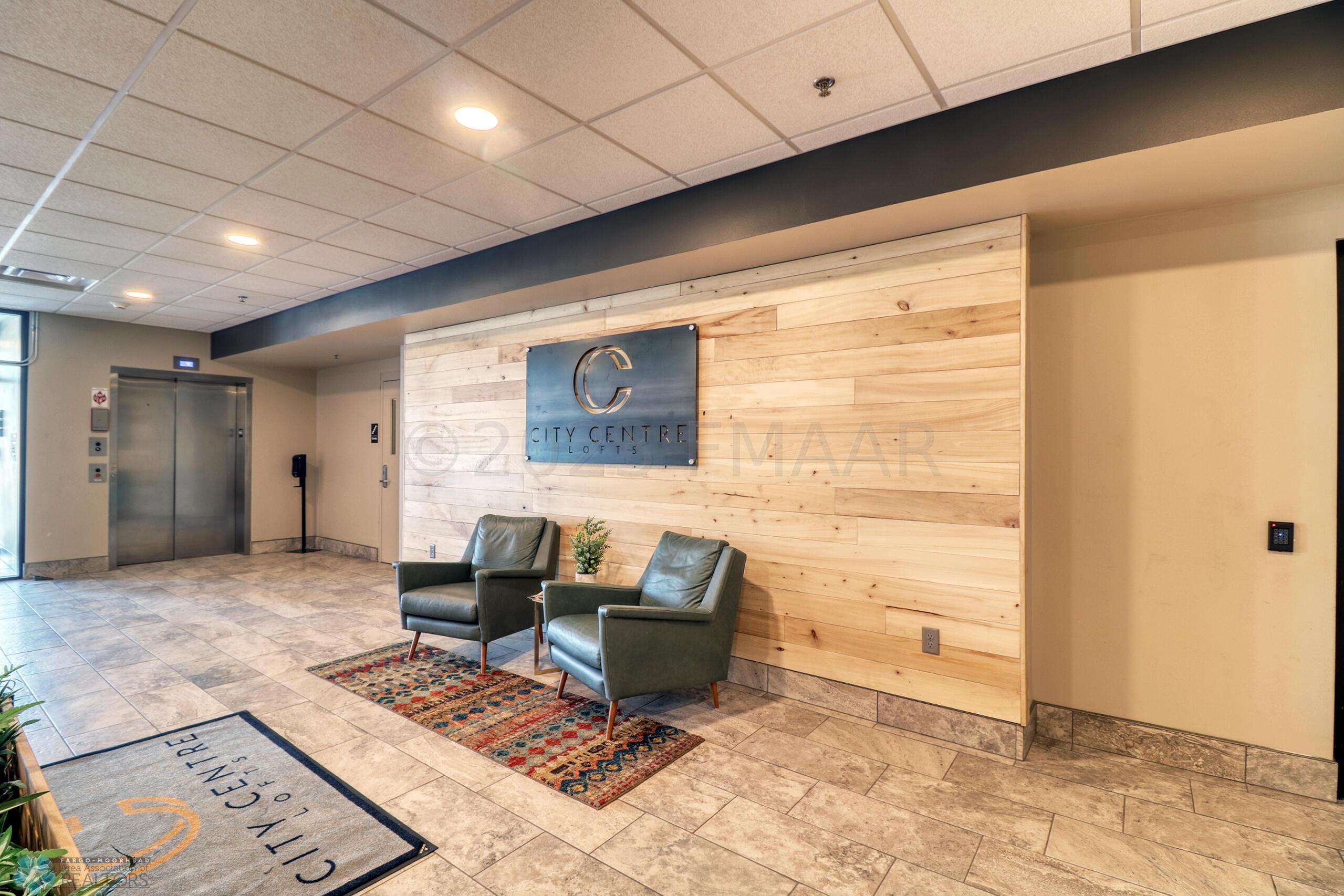 Lobby1_2