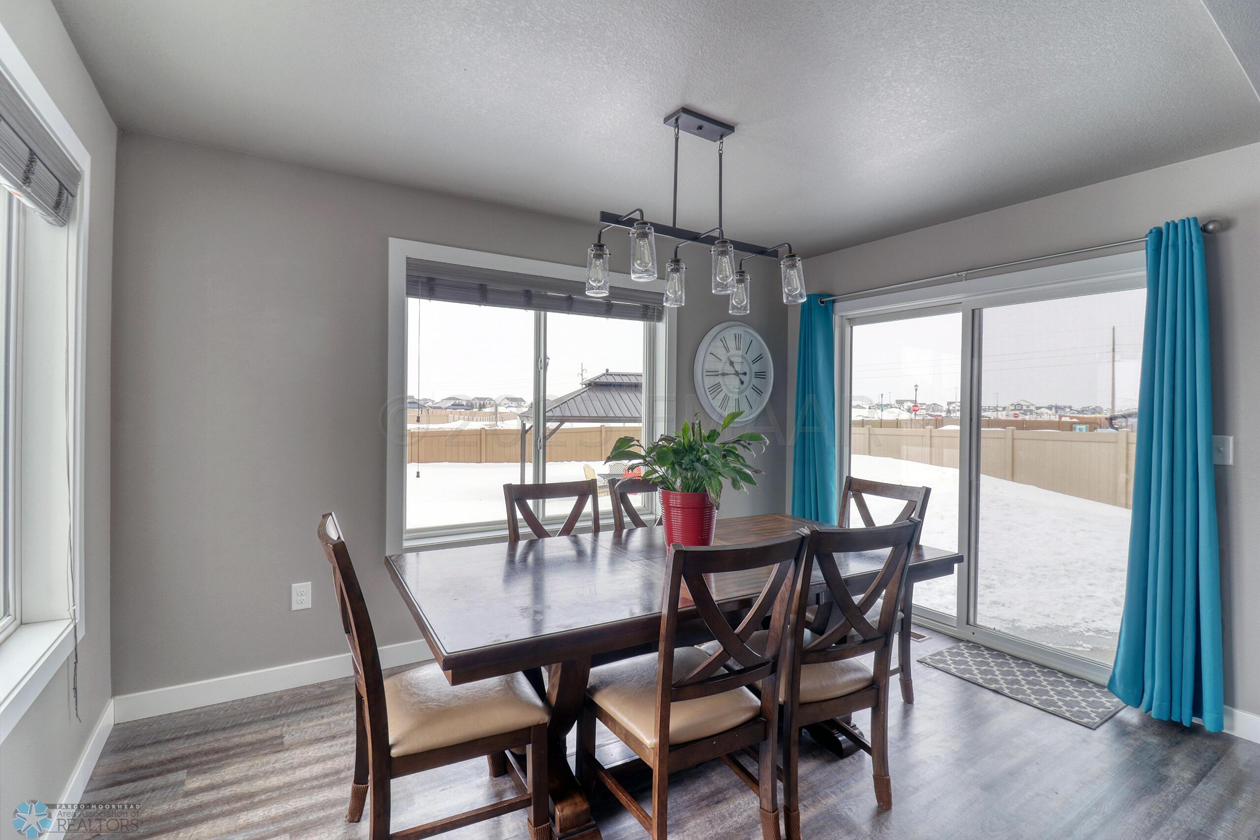 Dining Area1_0