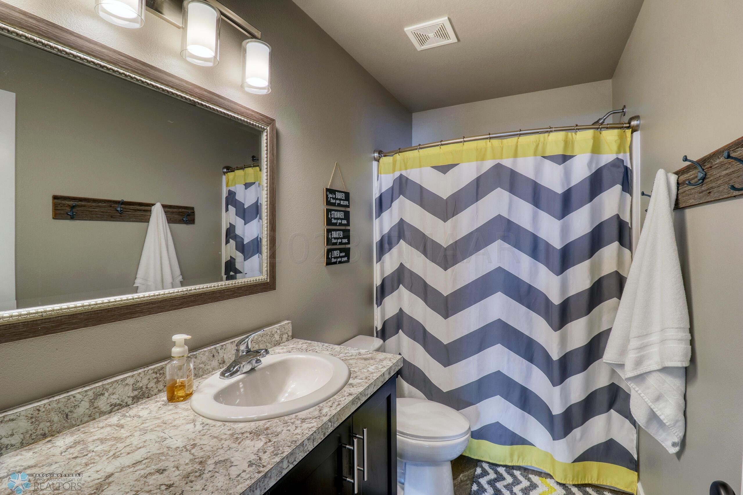 Upstairs Bathroom1_1