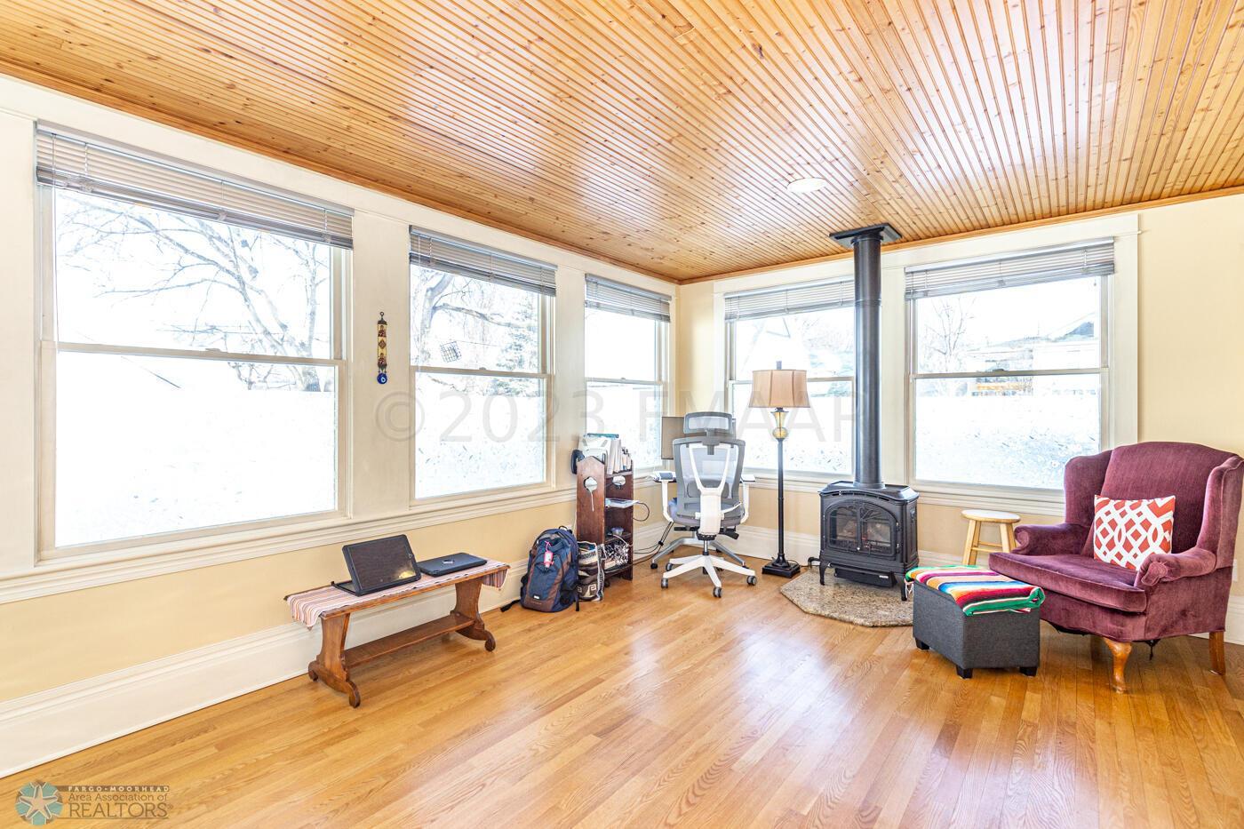 Sunroom/den