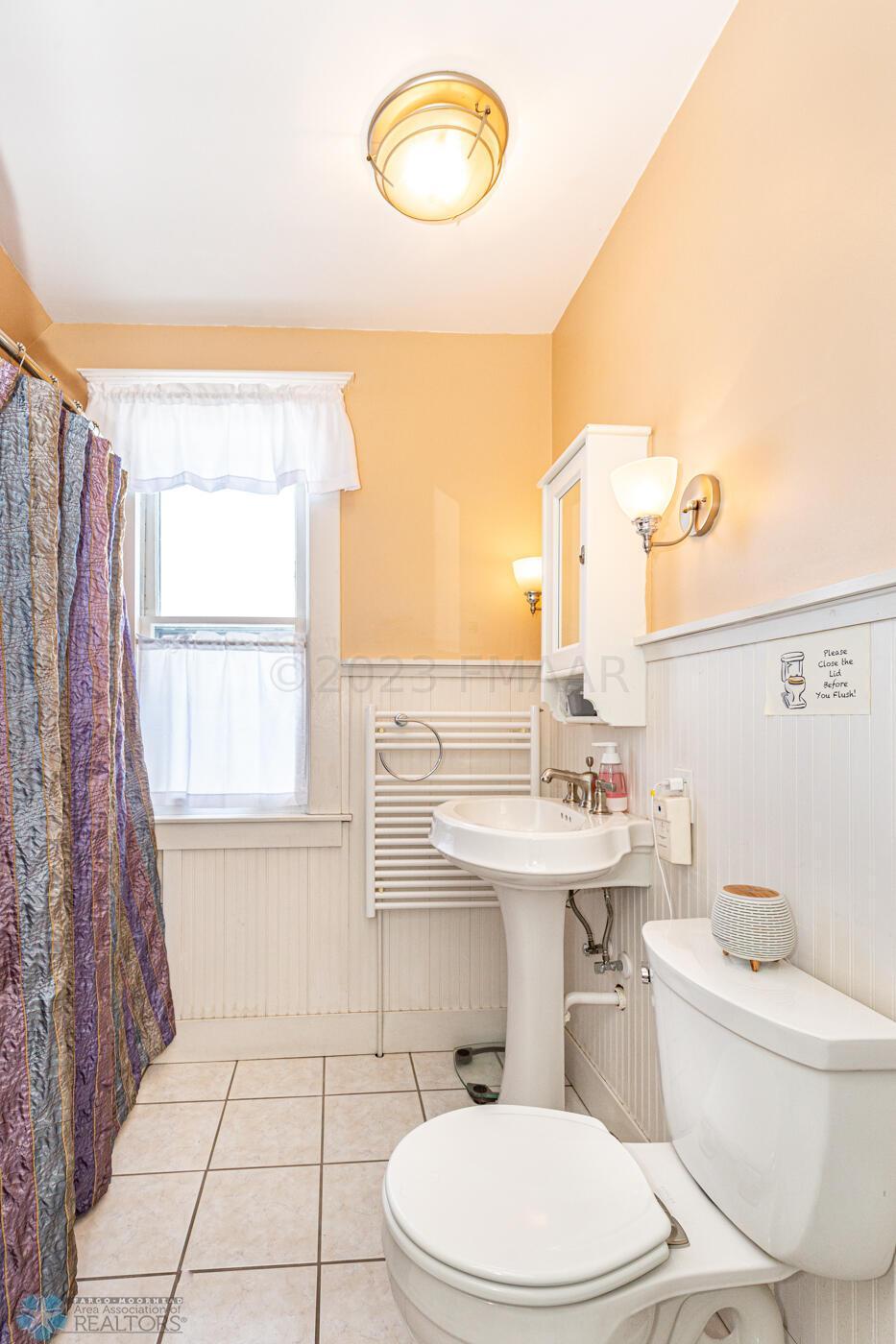 Upstairs full bath