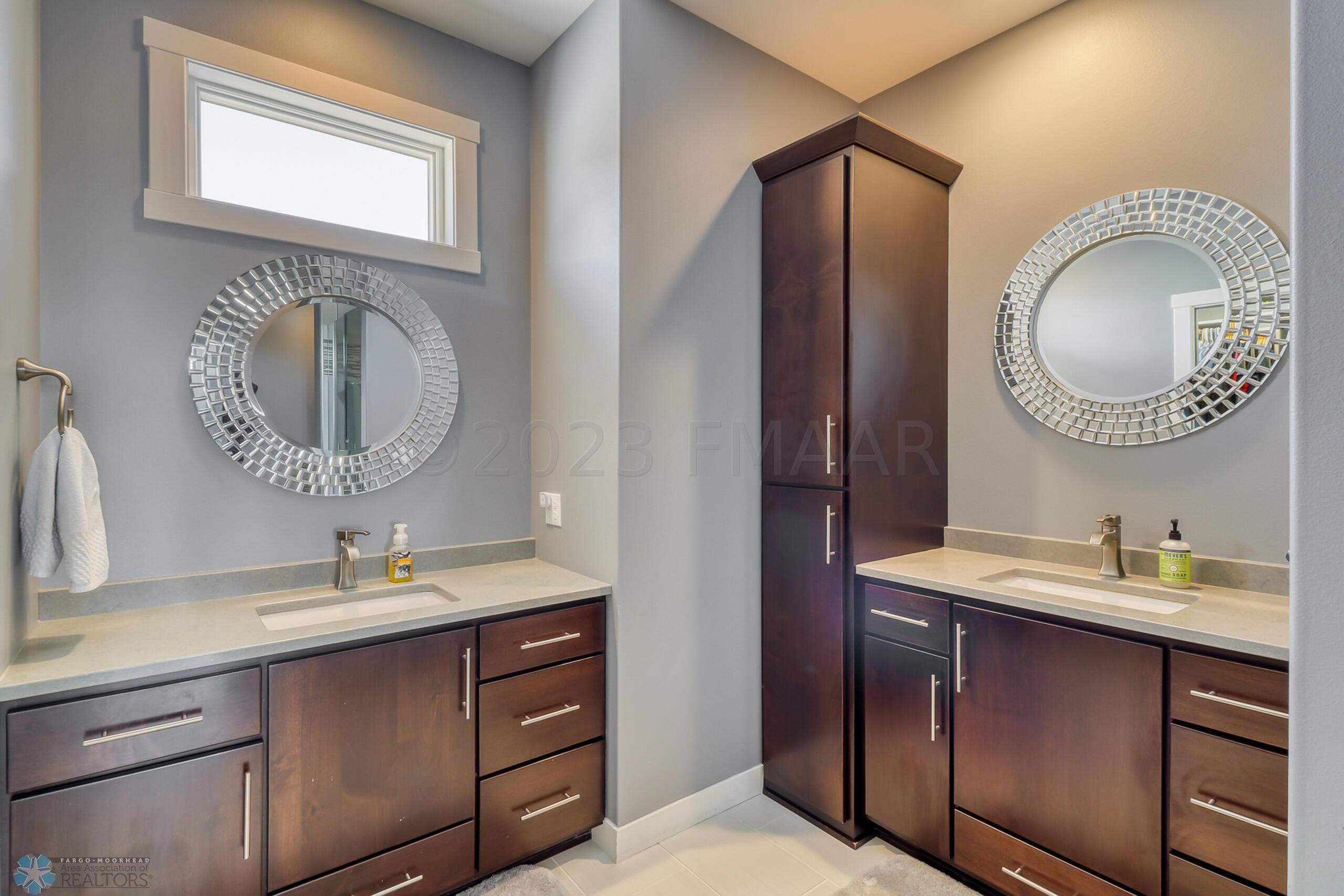Master Bathroom1_2
